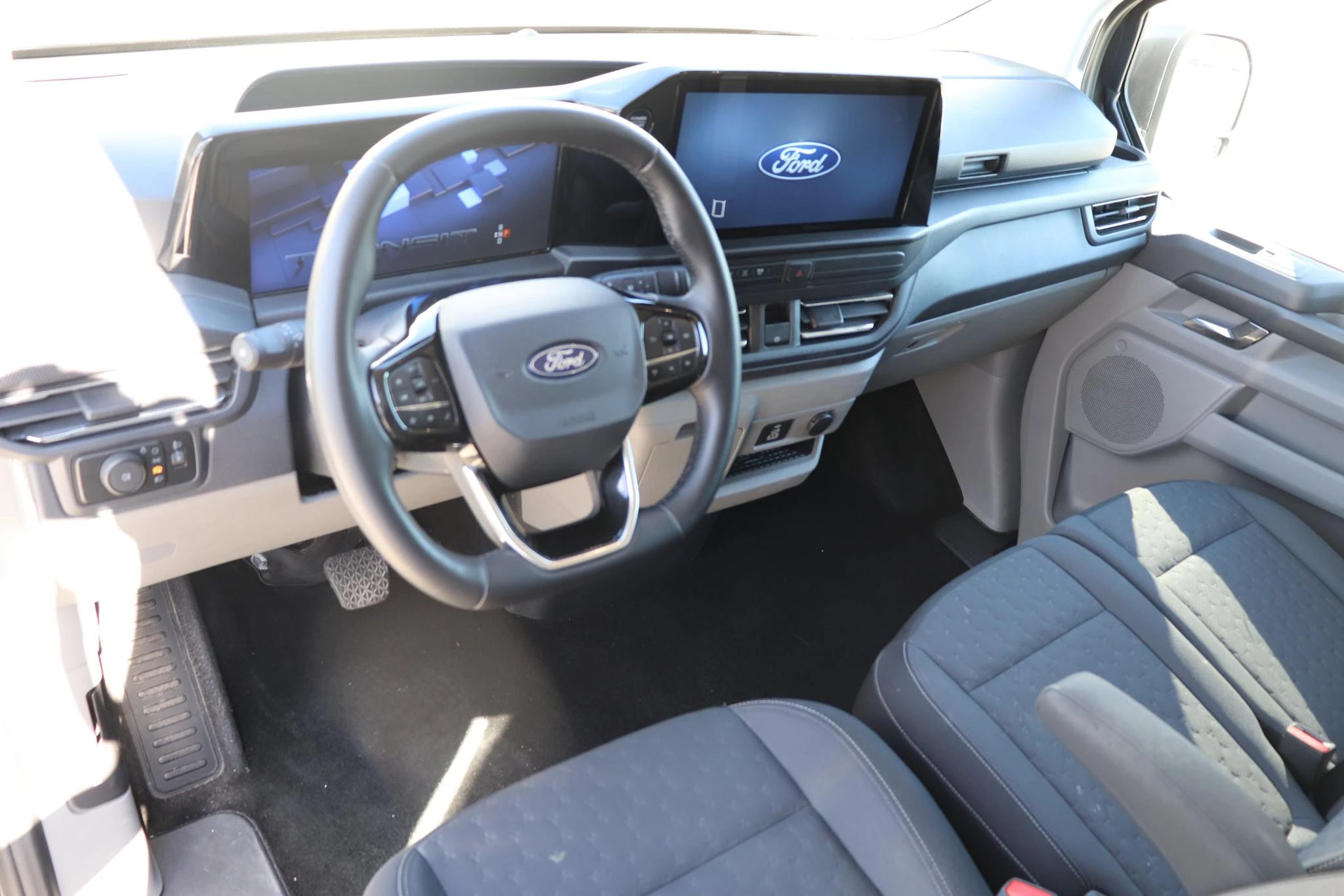 Ford-Transit Custom-image-13