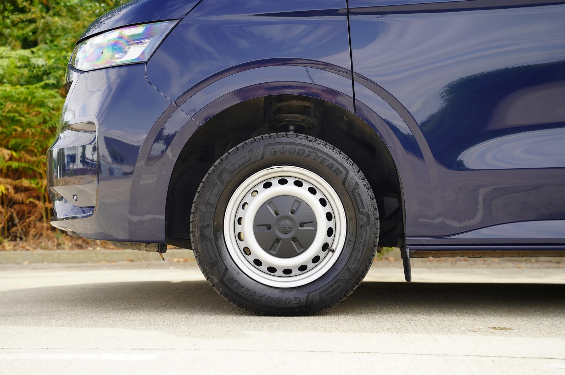 Volkswagen-Transporter-image-4