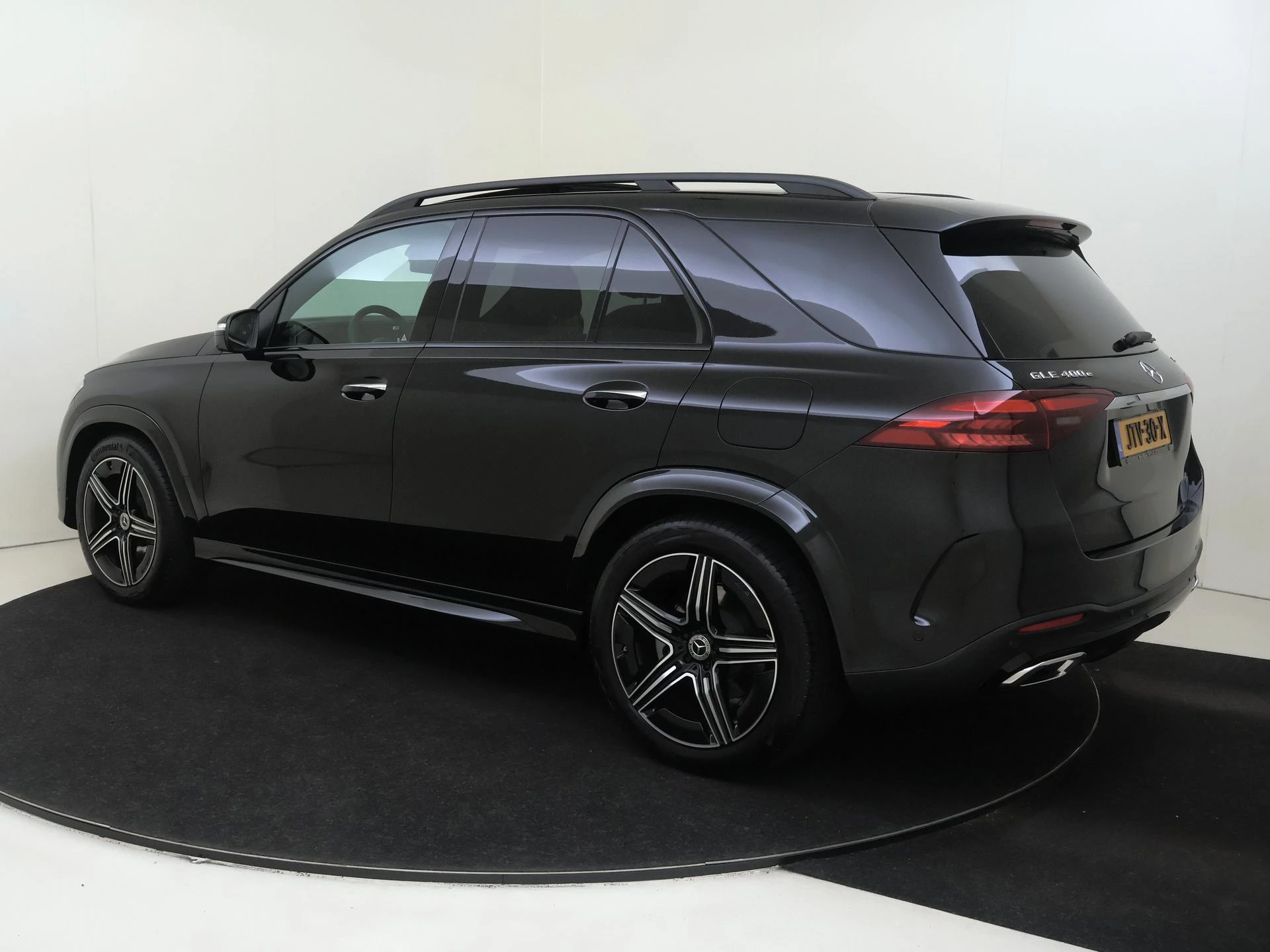 Mercedes-Benz-GLE-image-2