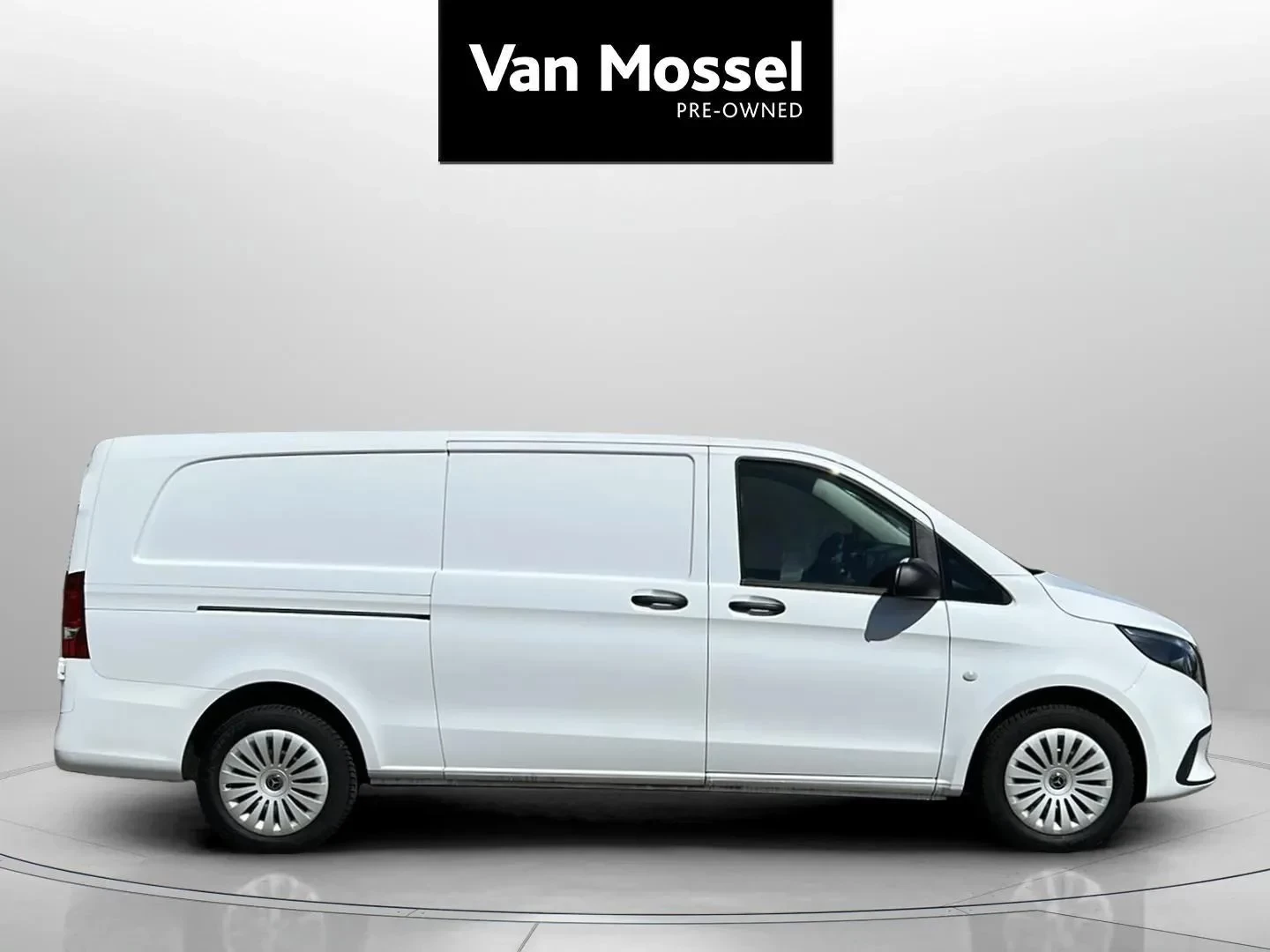 Mercedes-Benz-Vito-image-6