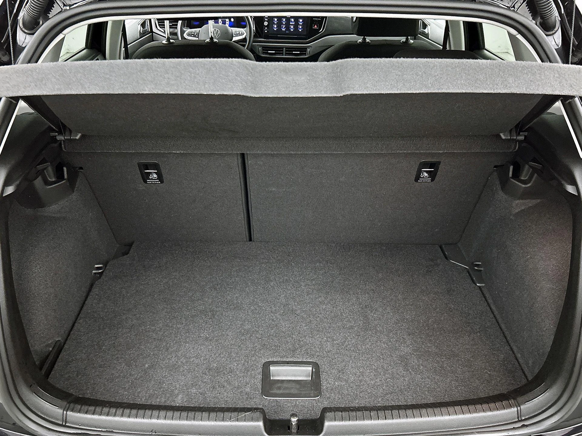 Volkswagen-Polo-image-16
