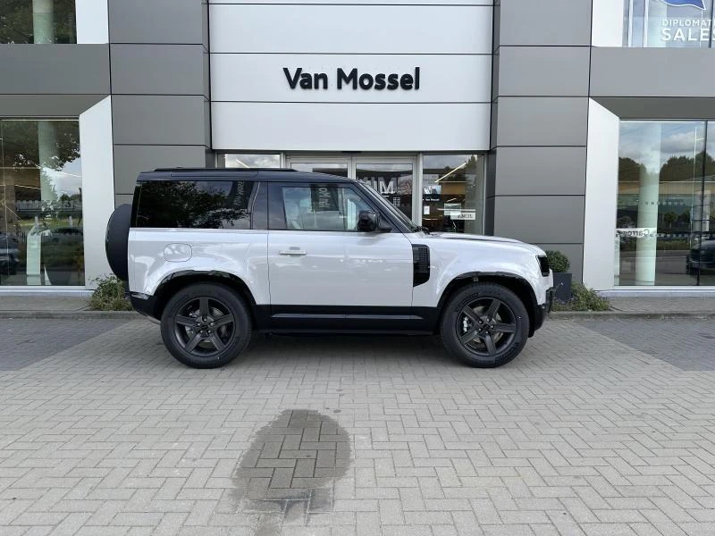 Land Rover-Defender-image-5