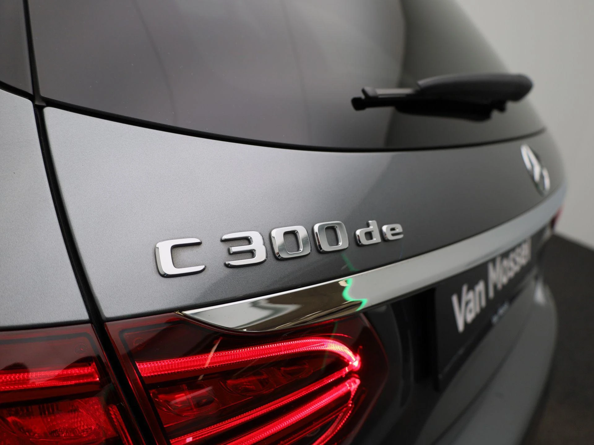 Mercedes-Benz-C-Klasse-image-30