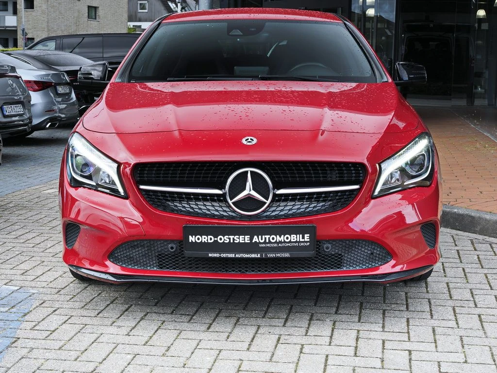 Mercedes-Benz-CLA 200 d-image-2