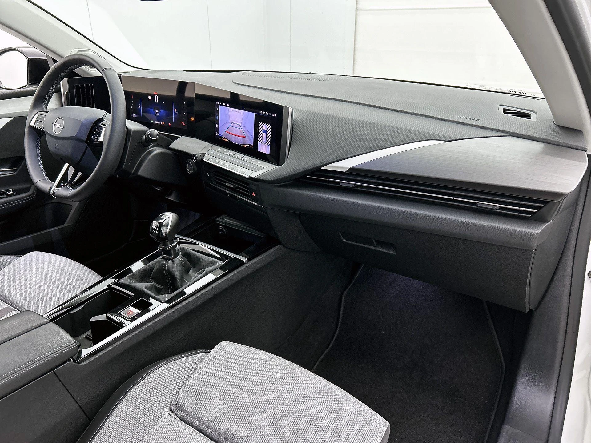 Opel-Astra-image-16