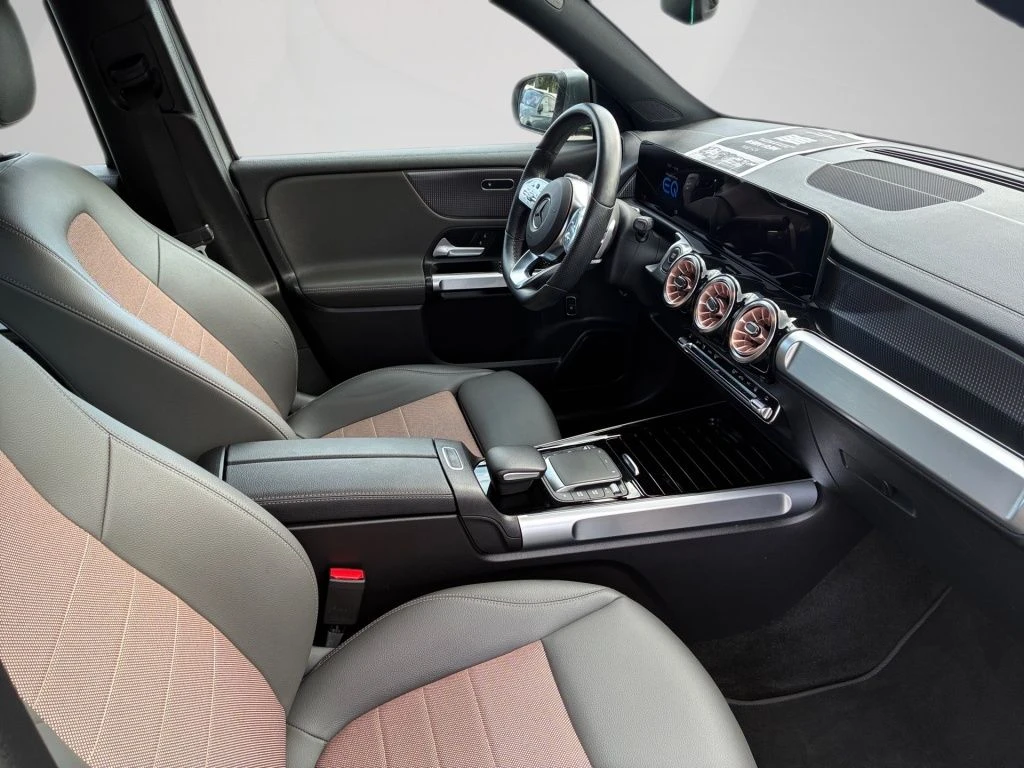 Mercedes-Benz-EQB 300-image-15