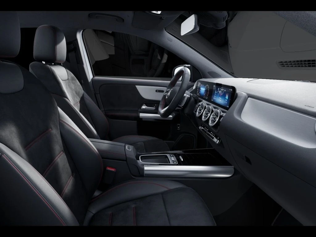 Mercedes-Benz-GLA 220-image-10
