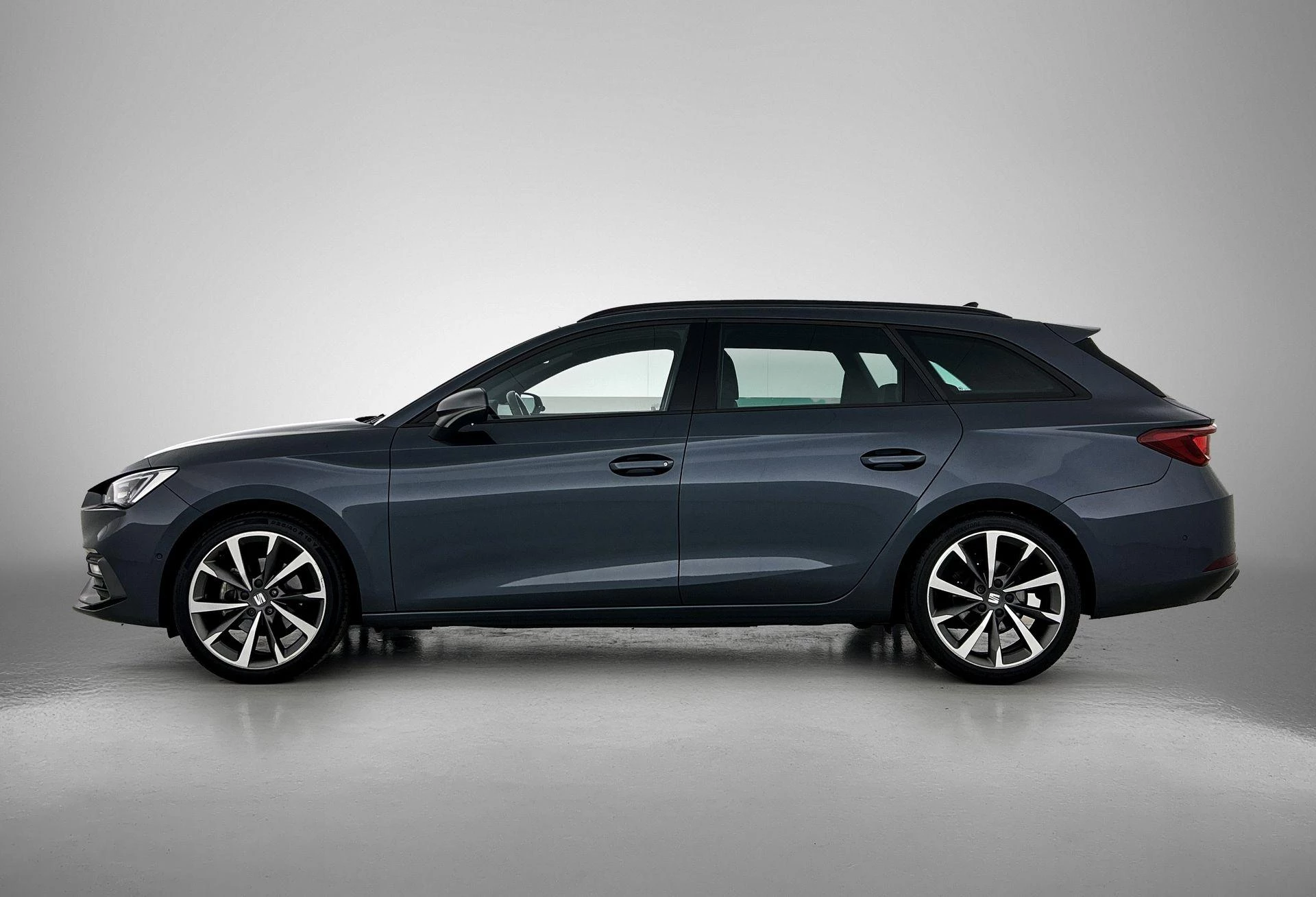 SEAT-Leon-image-1