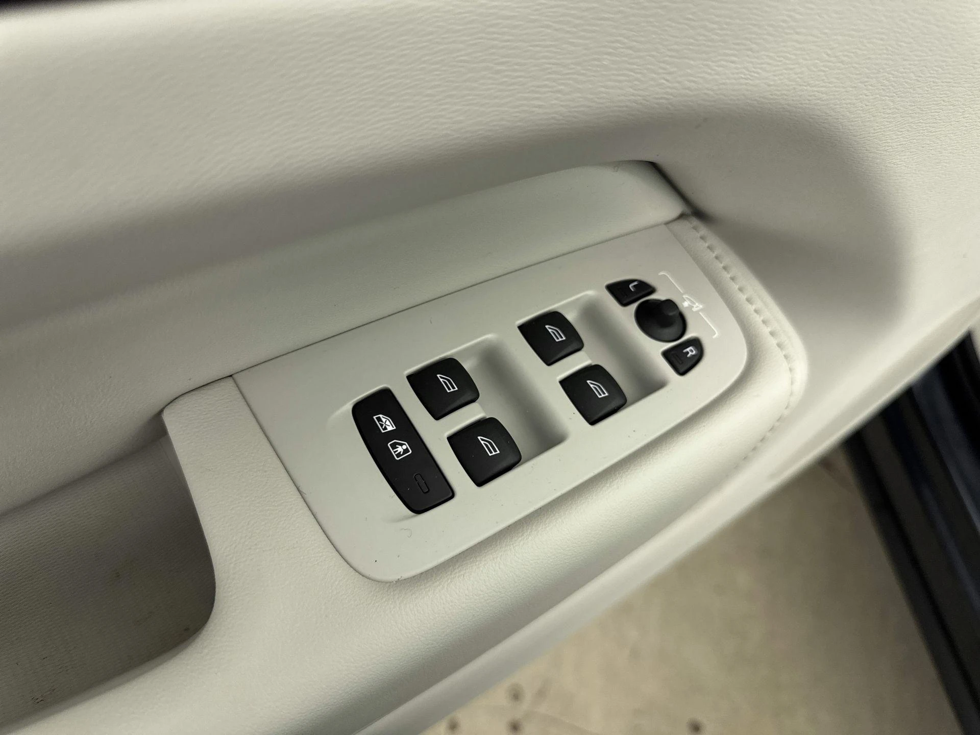 Volvo-XC60-image-24