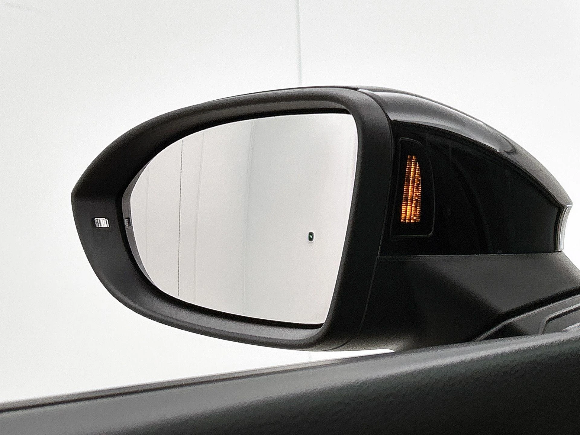 Volkswagen-Golf-image-28