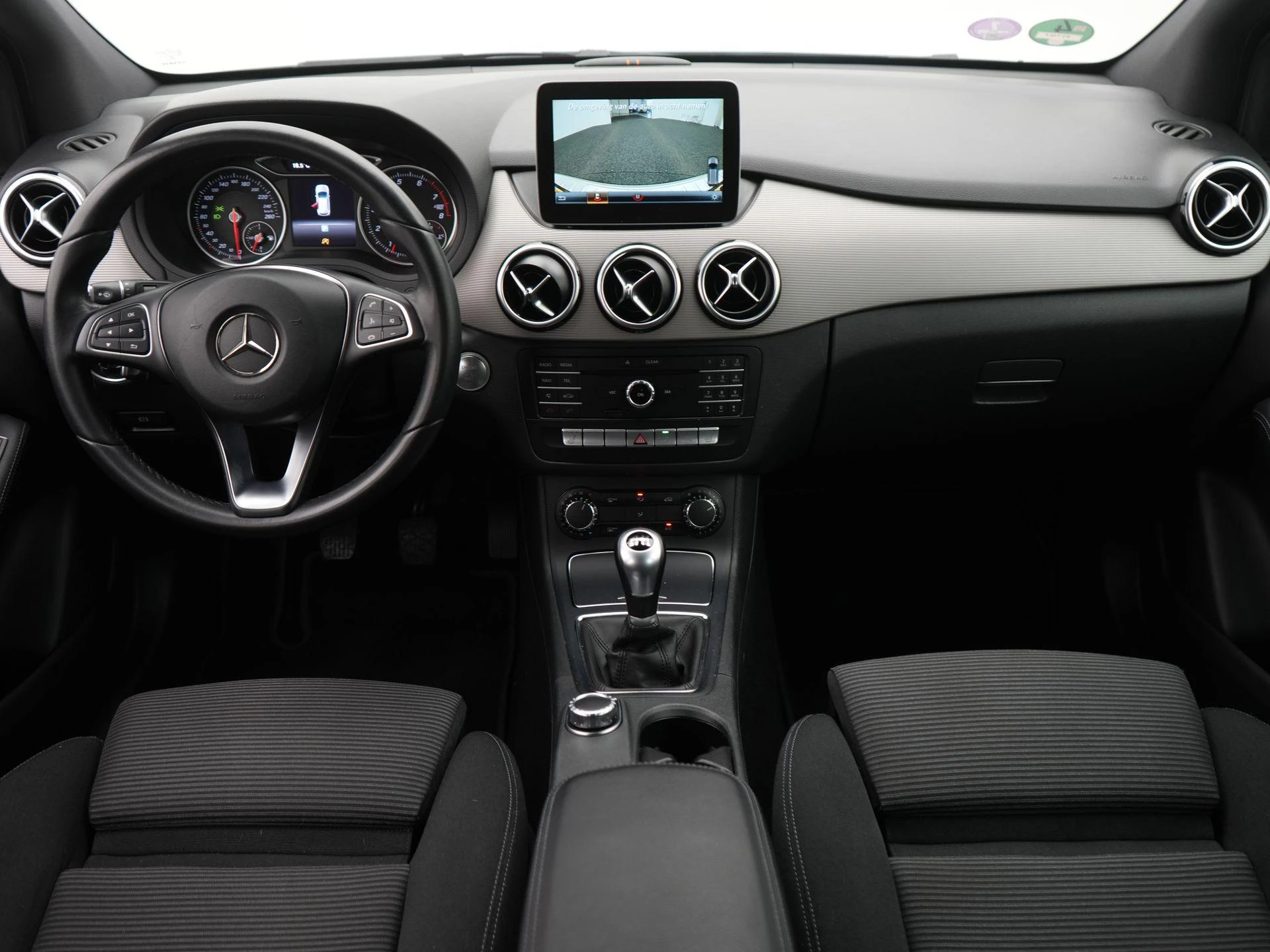 Mercedes-Benz-B-Klasse-image-6