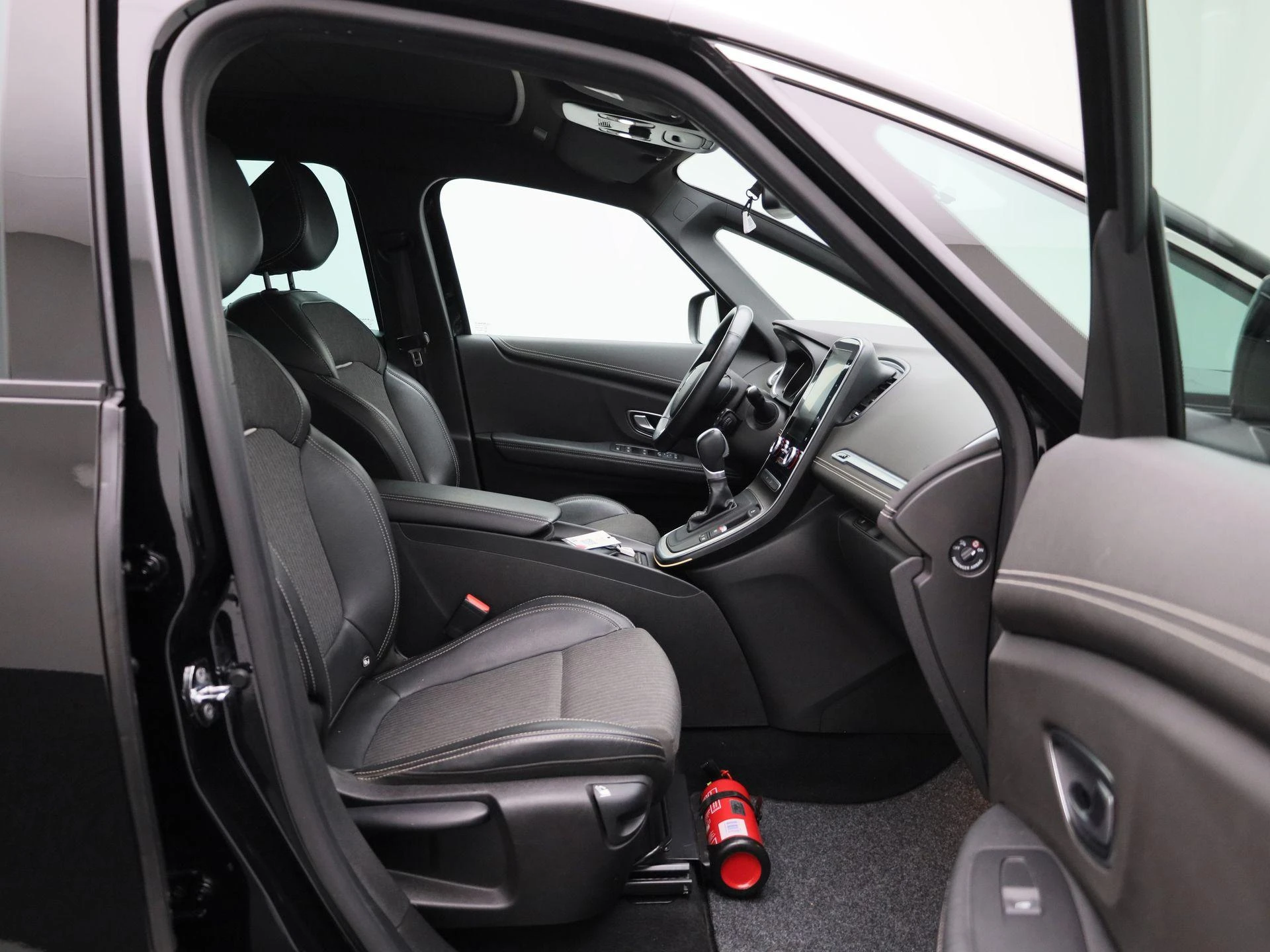 Renault-Grand Scénic-image-31