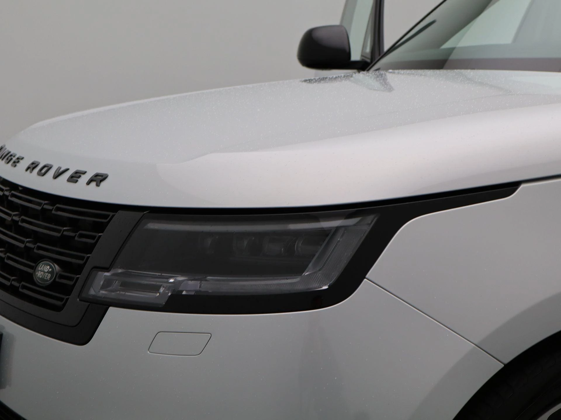 Land Rover-Range Rover-image-17