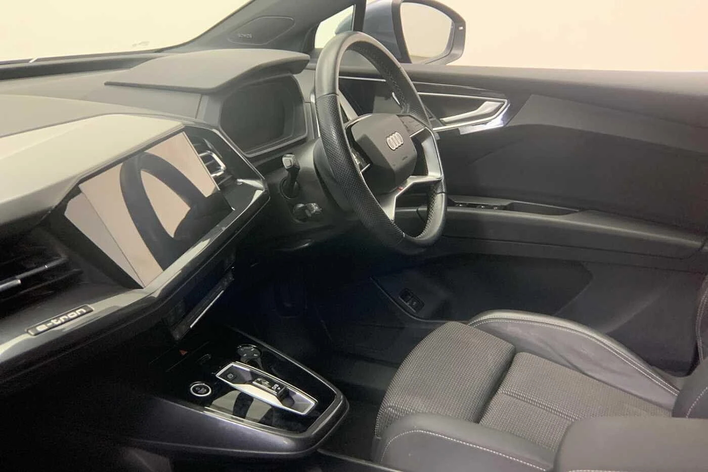 Audi-Q4 e-tron-image-1