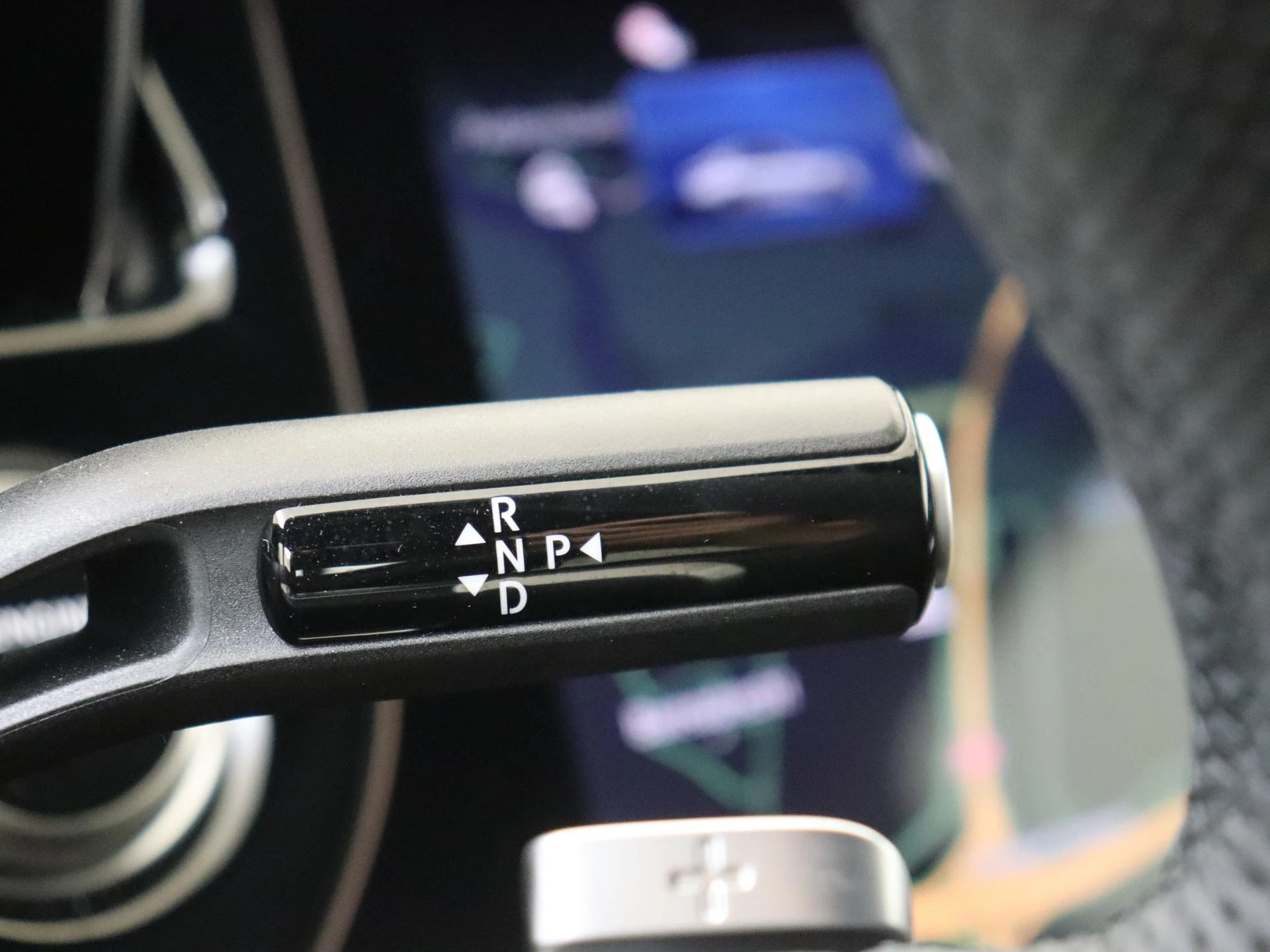 Mercedes-Benz-E-Klasse-image-14