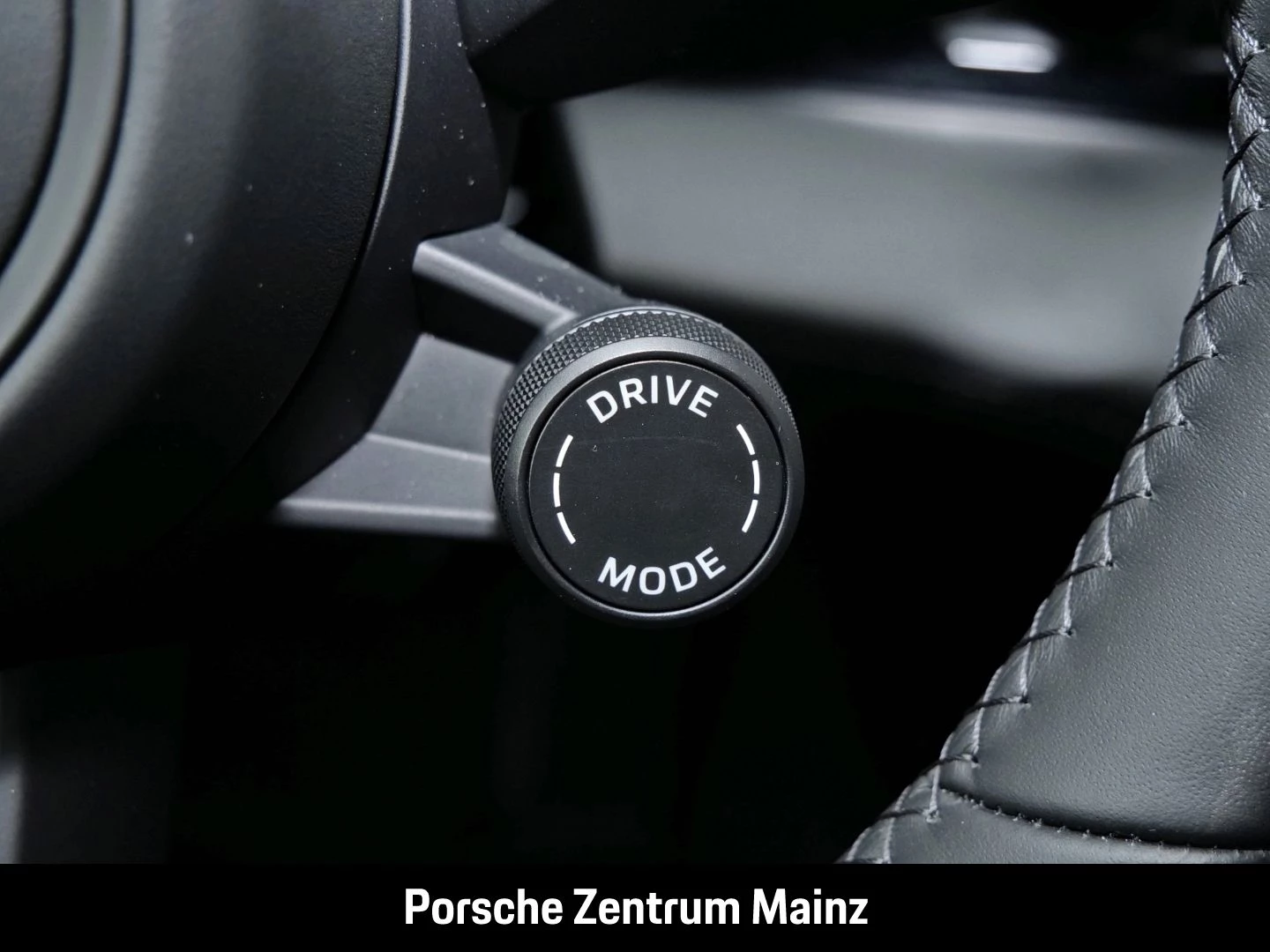 Porsche Taycan Sport Turismo Black Edition NW ZUM HAUSPR black edition