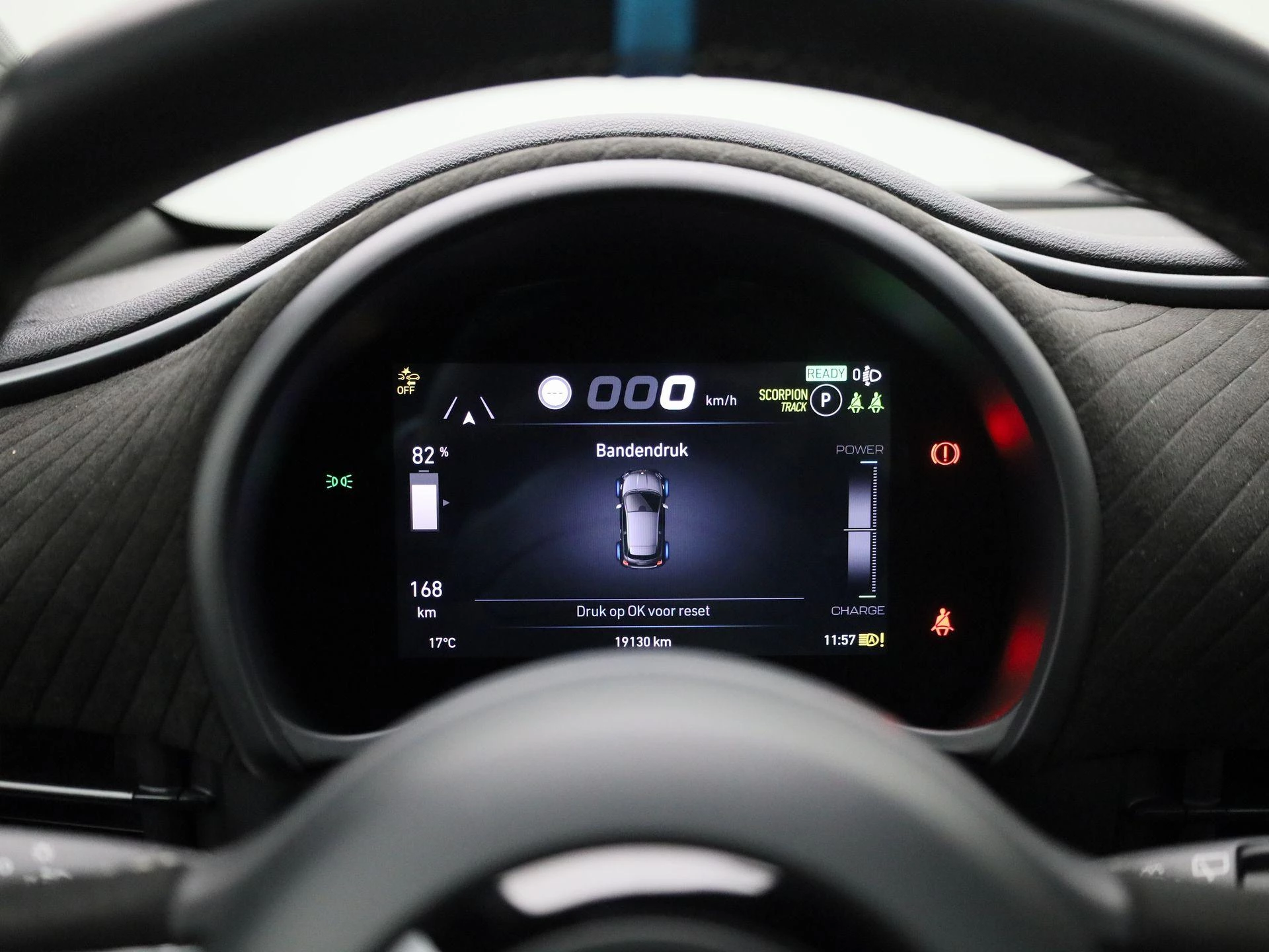 Abarth-500e-image-13