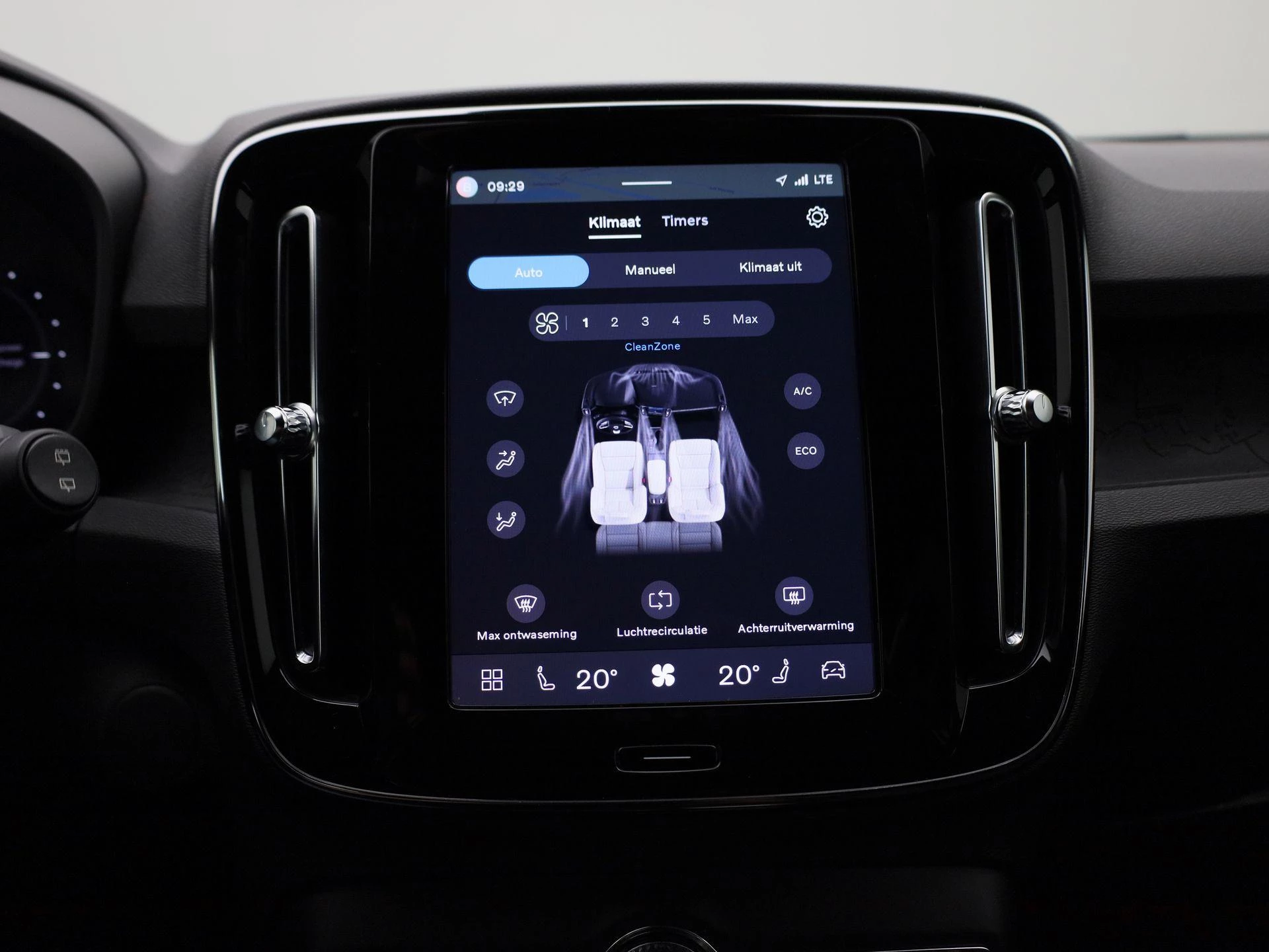 Volvo-XC40-image-18