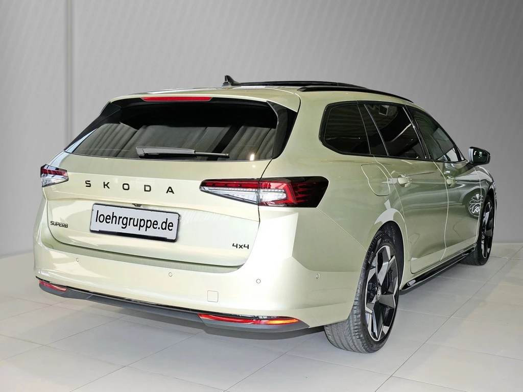 Škoda Superb UPE br. 67.640,- Combi Sportline 2.0 l TDI 4x4 142 kW / 193 PS