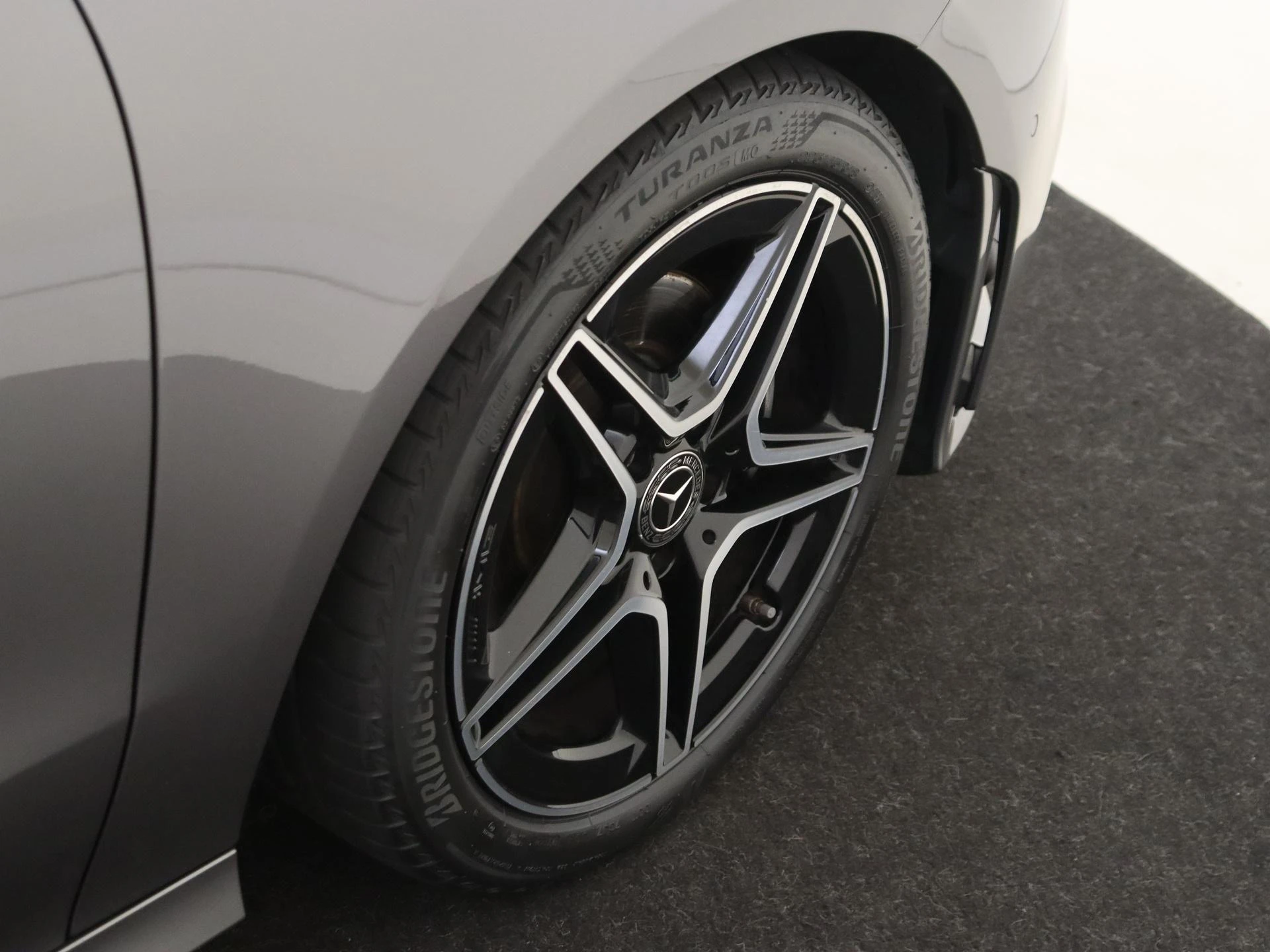 Mercedes-Benz-CLA-image-31
