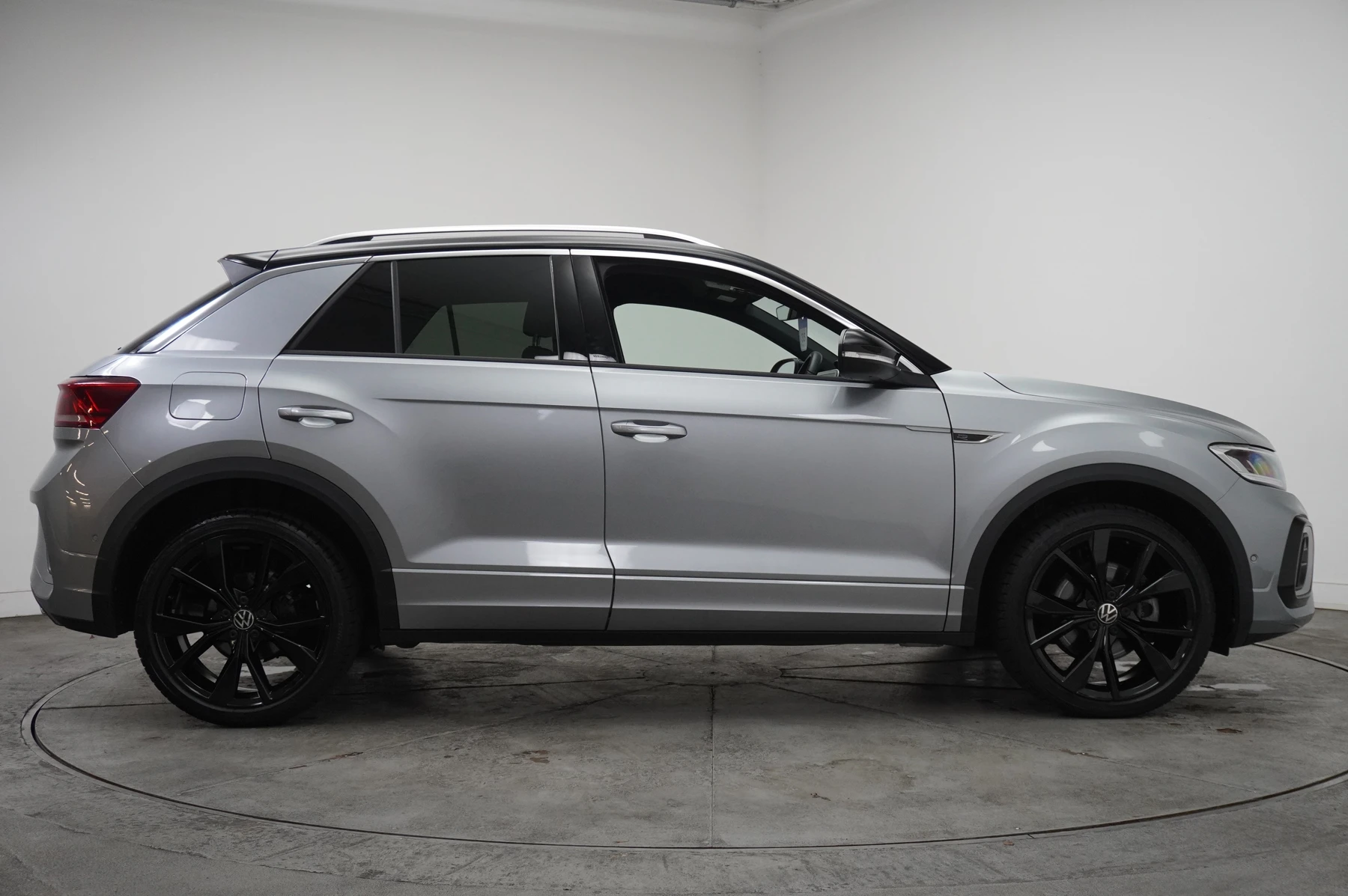 Volkswagen-T-Roc-image-3