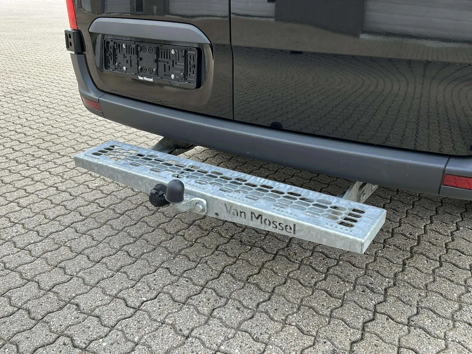 Mercedes-Benz-Sprinter-image-7