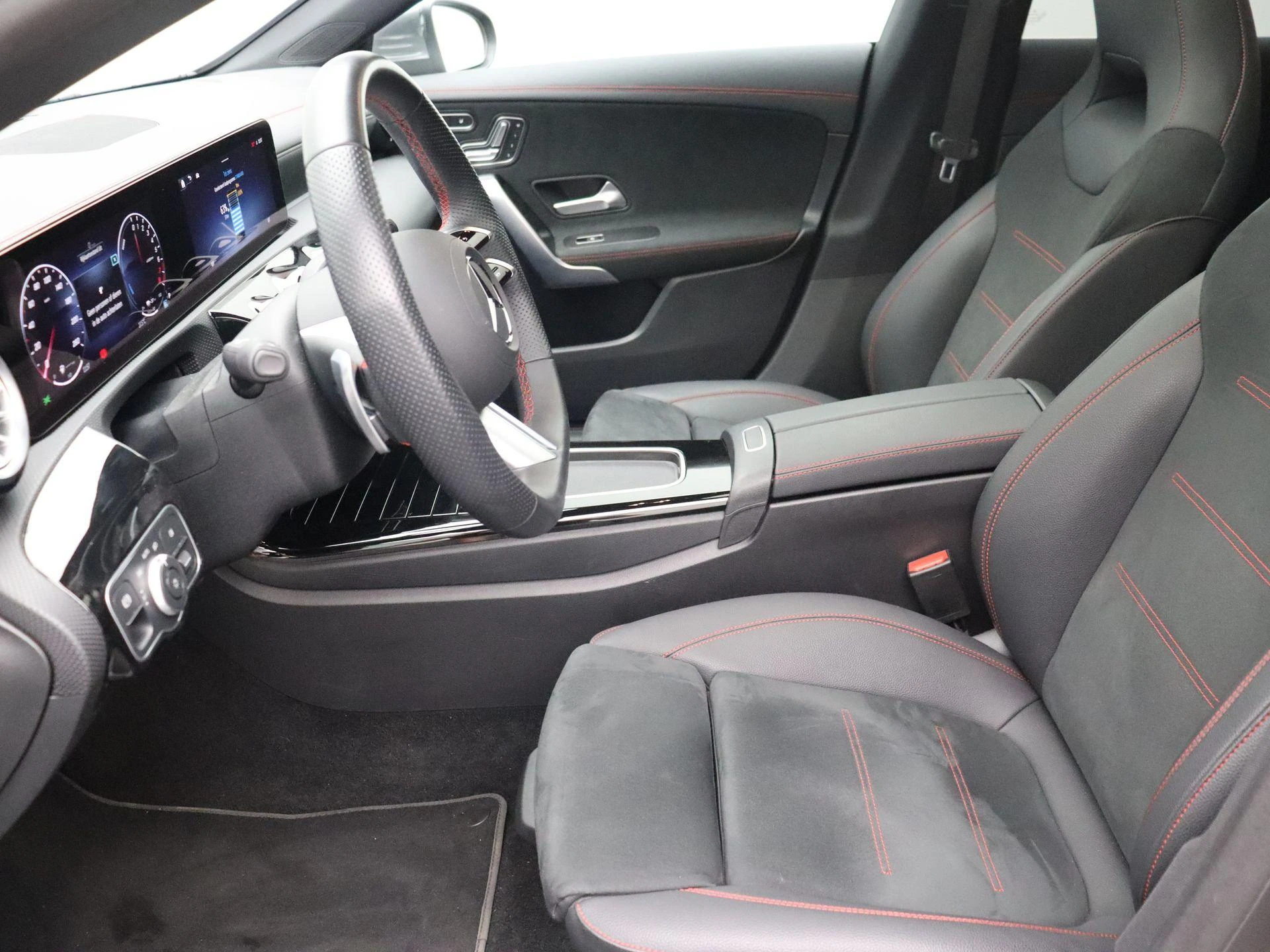 Mercedes-Benz CLA 250 e AMG Line Shooting Brake + MULTIBEAM LED + PANORAMISCH DAK + CARPLAY +