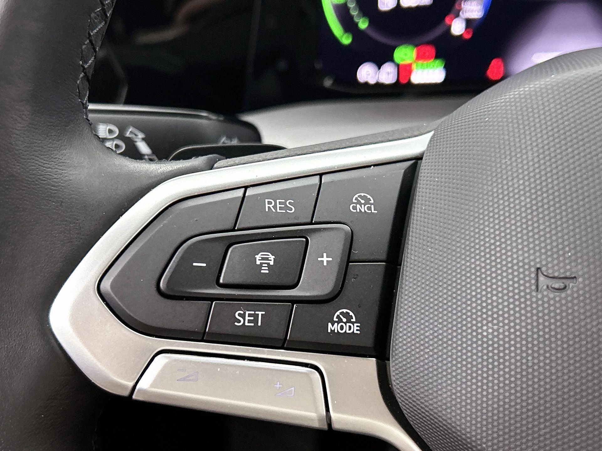 Volkswagen-Golf-image-5