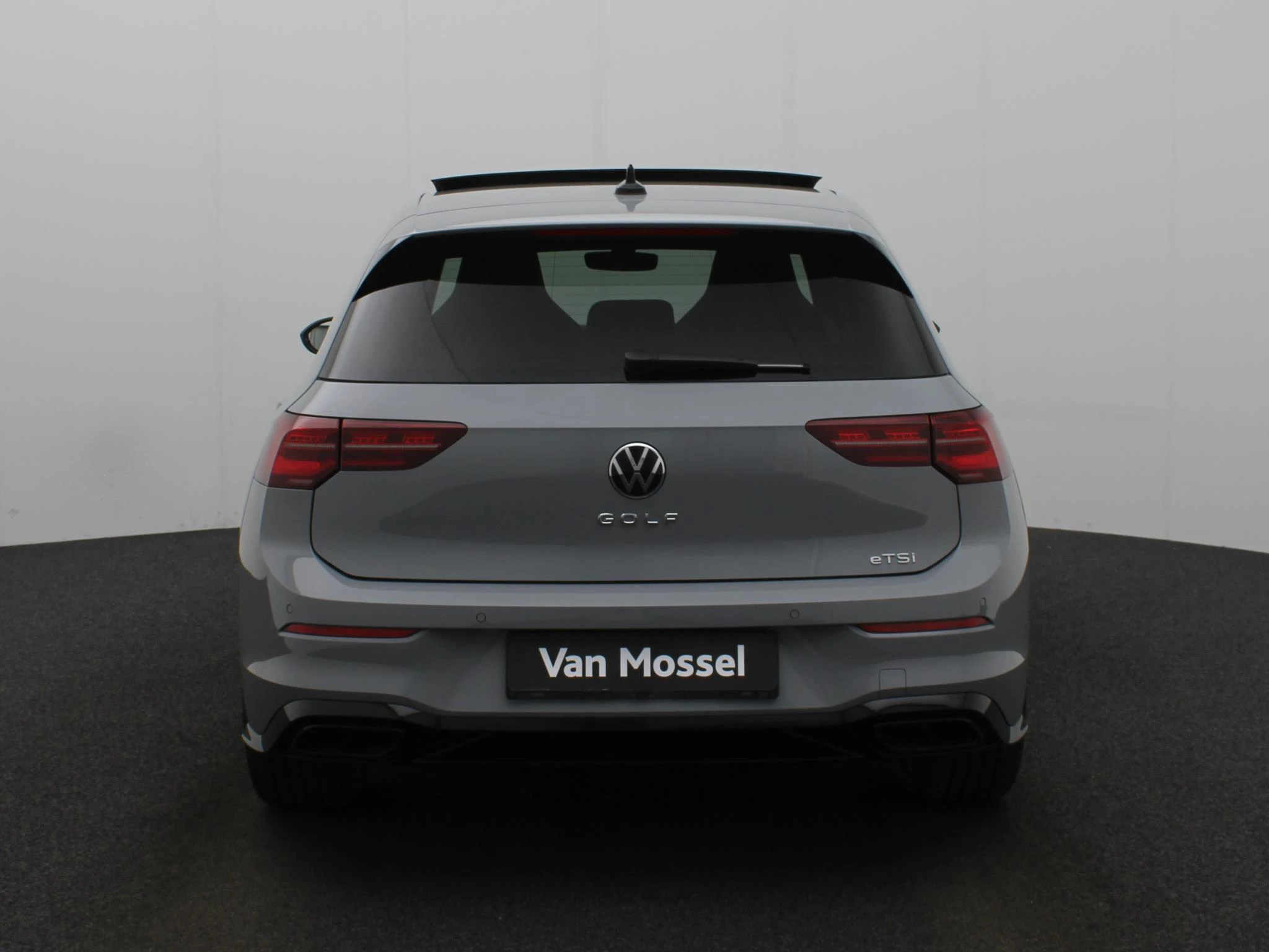 Volkswagen-Golf-image-5