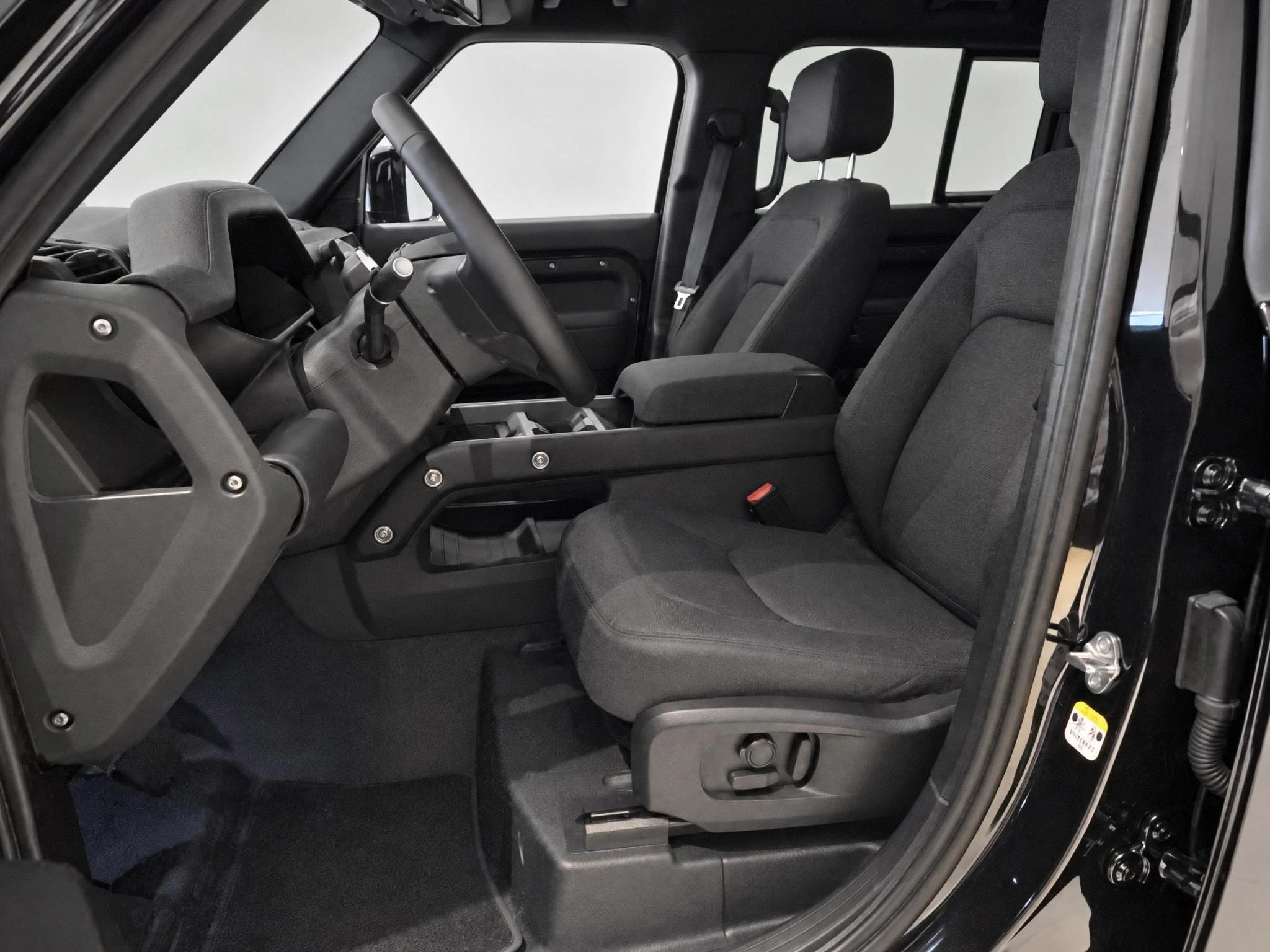 Land Rover-Defender-image-10