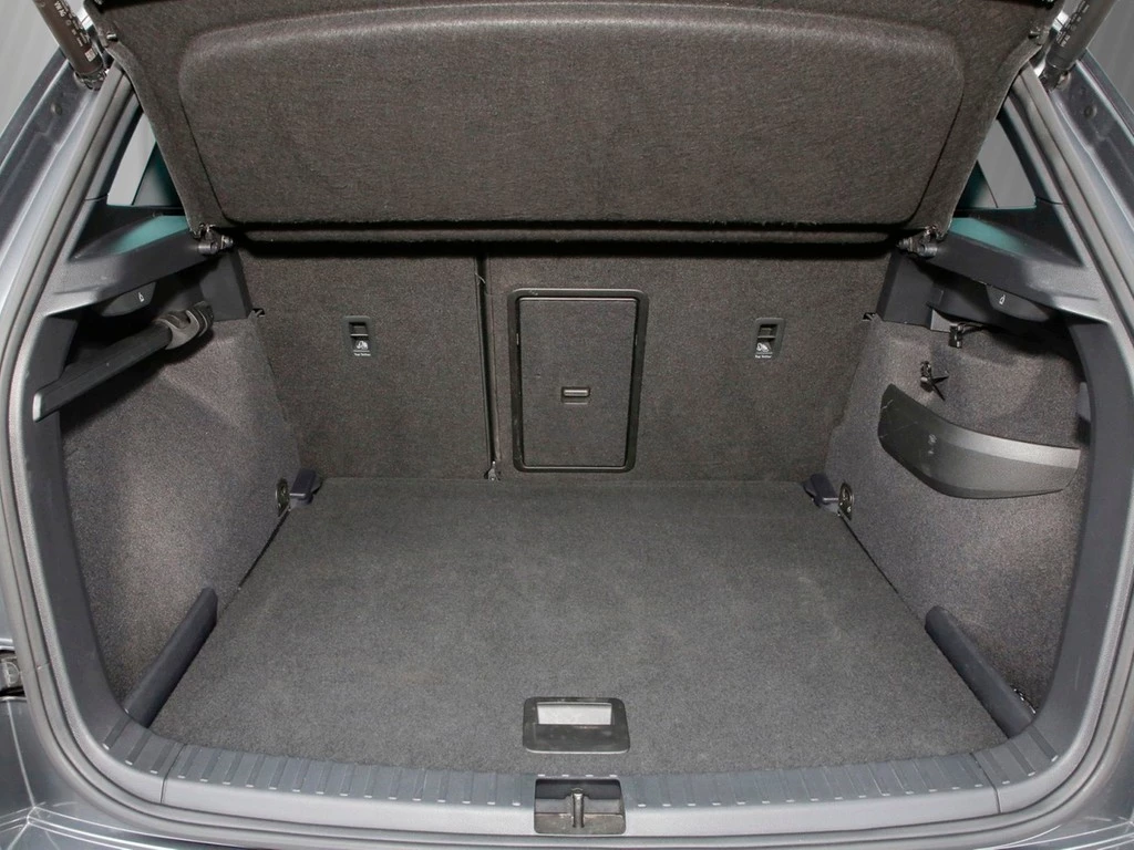 Škoda Karoq 2.0 TSI DSG 4x4 Sportline 18" ACC LED AHK