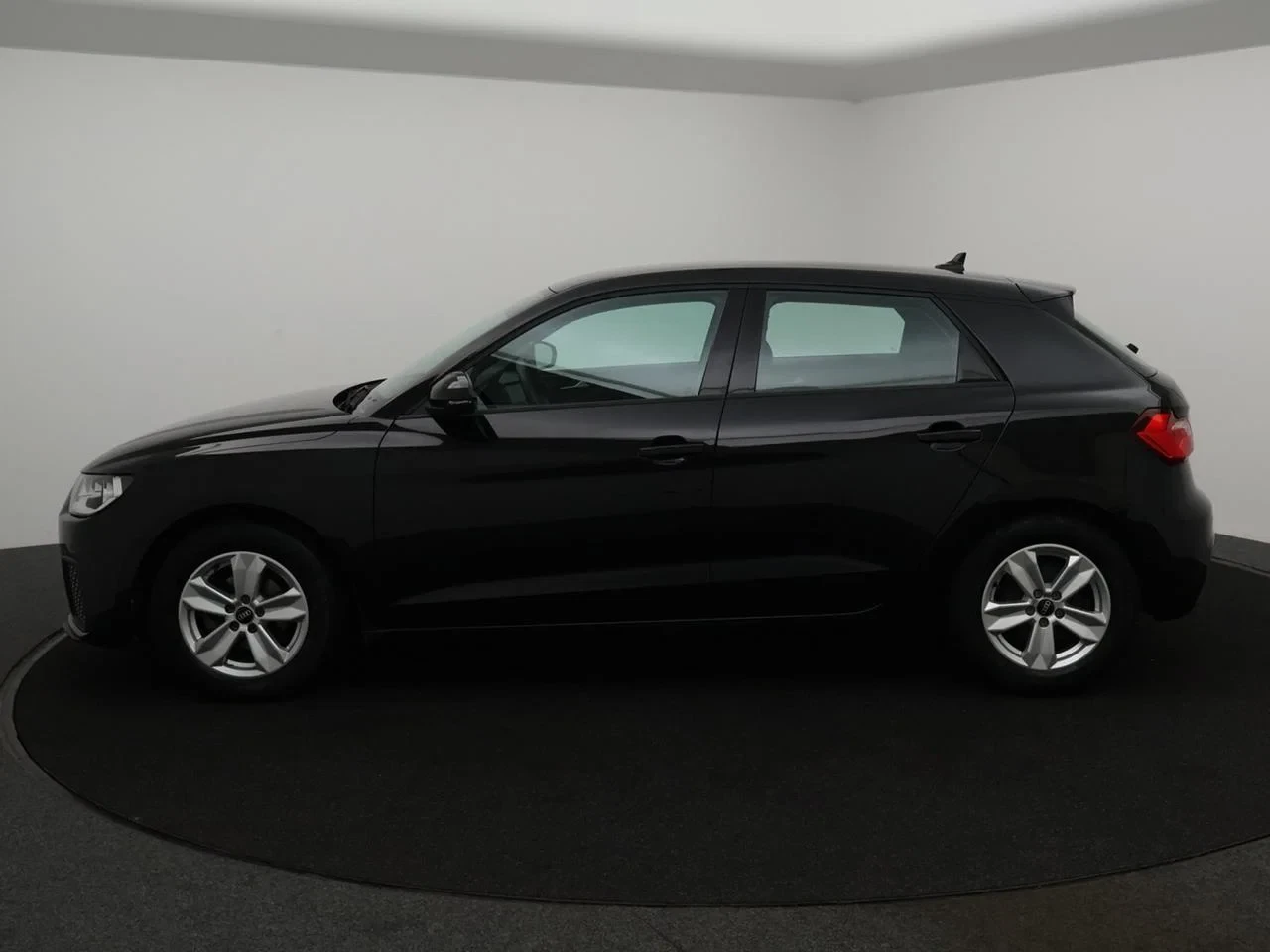Audi-A1 Sportback-image-3
