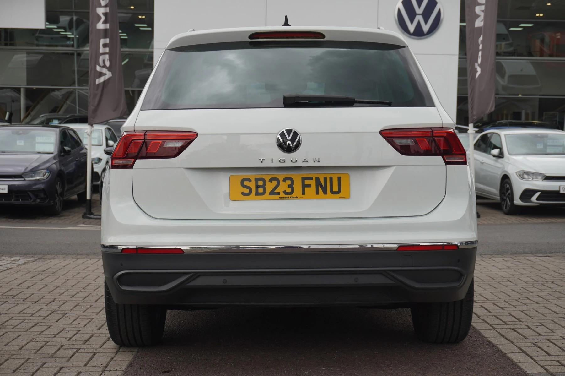 Volkswagen-Tiguan-image-14