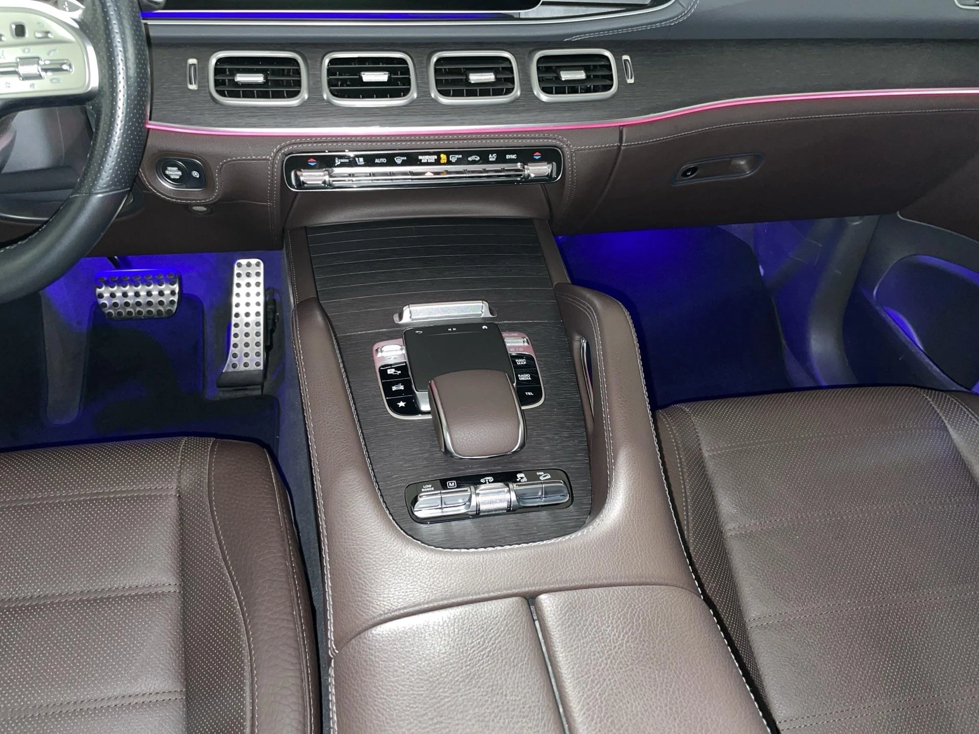 Mercedes-Benz-GLS-image-9