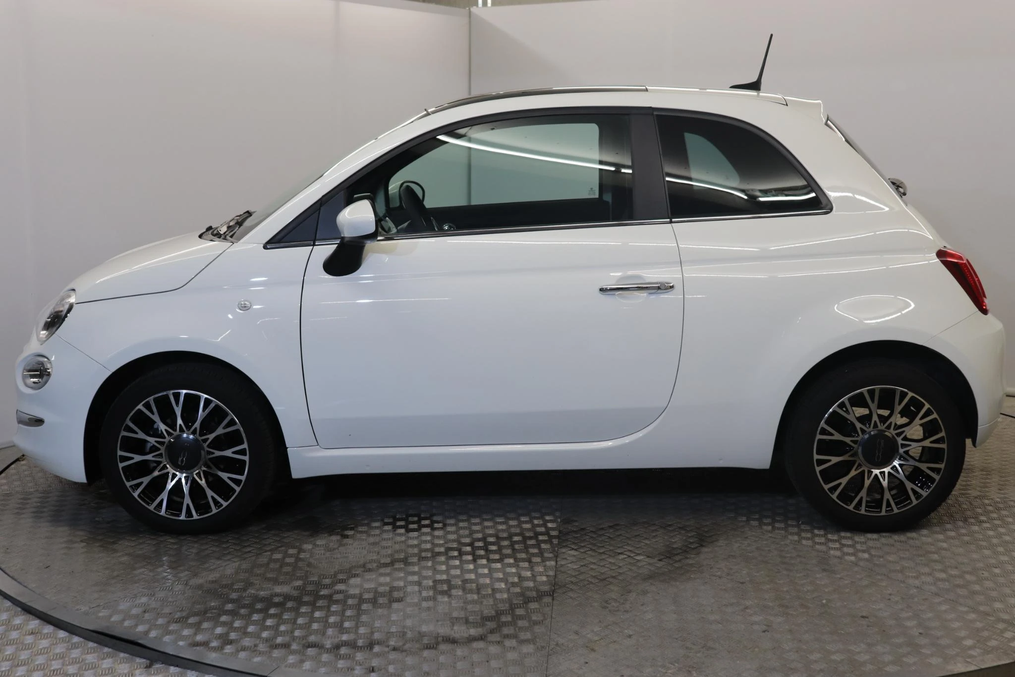 Fiat 500 (3-d) 1.0 Hybrid 70 Dolcevita 51kW