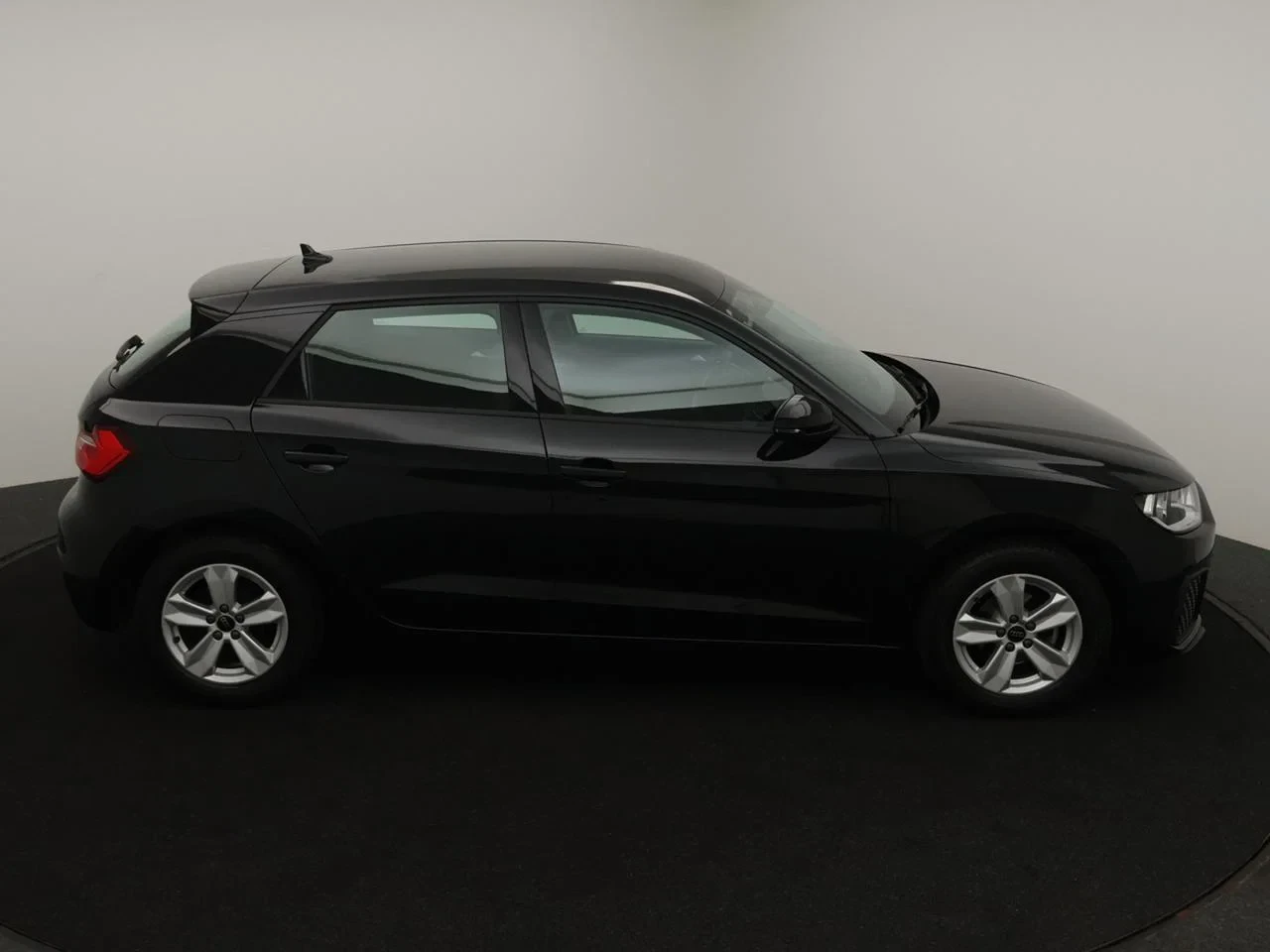 Audi-A1 Sportback-image-4