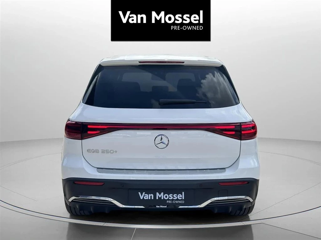 Mercedes-Benz-EQB-image-5