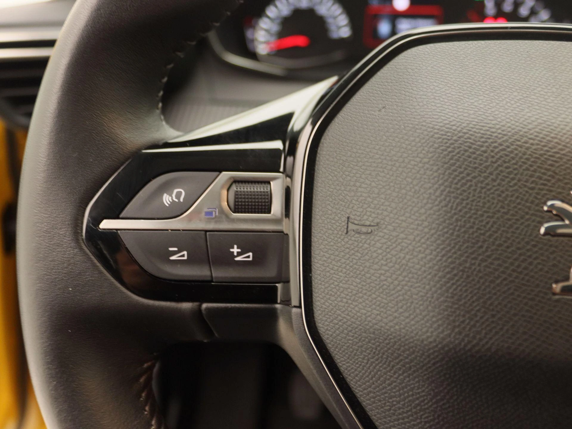 Peugeot-208-image-18