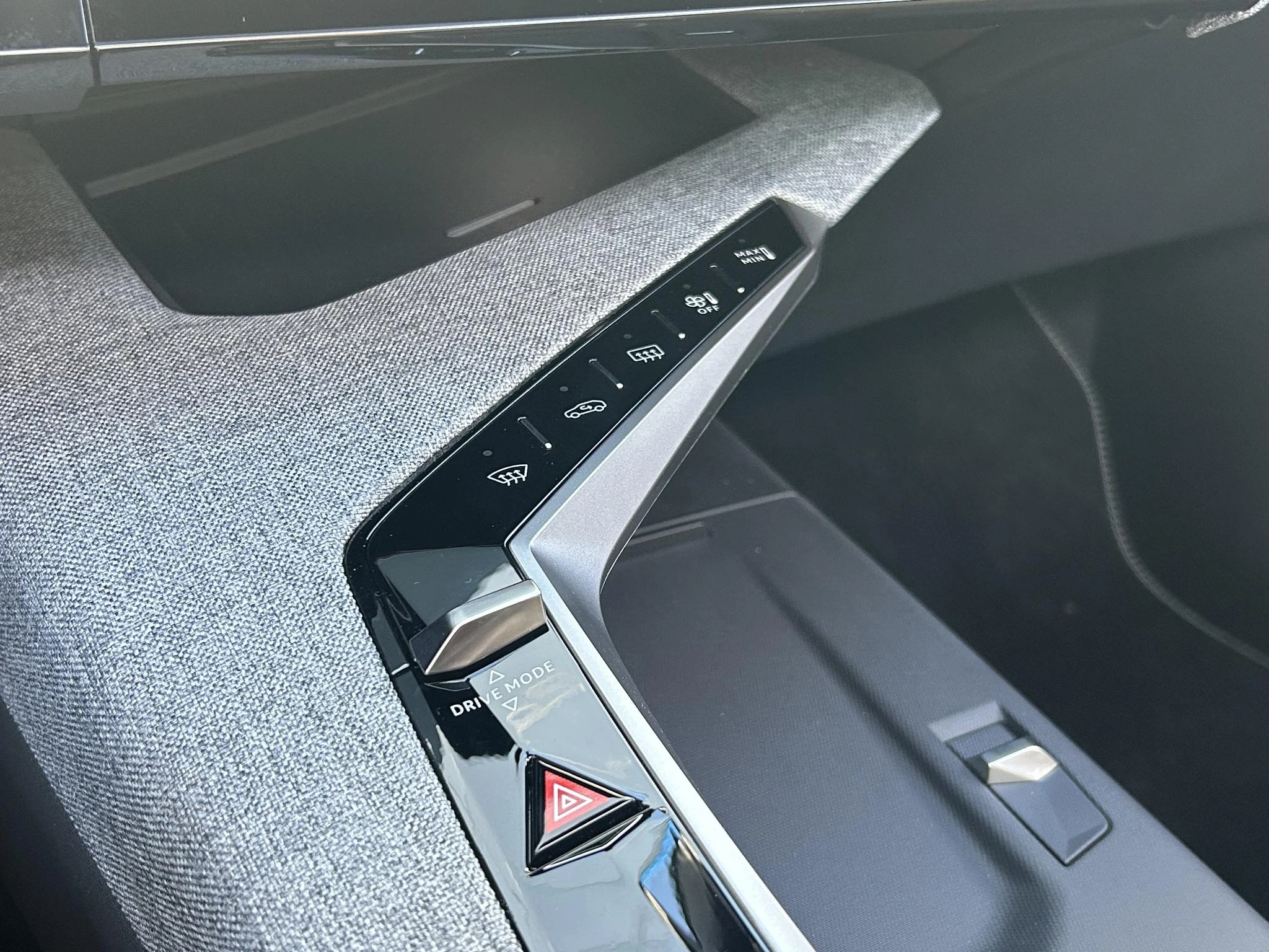 Peugeot-e-5008-image-18