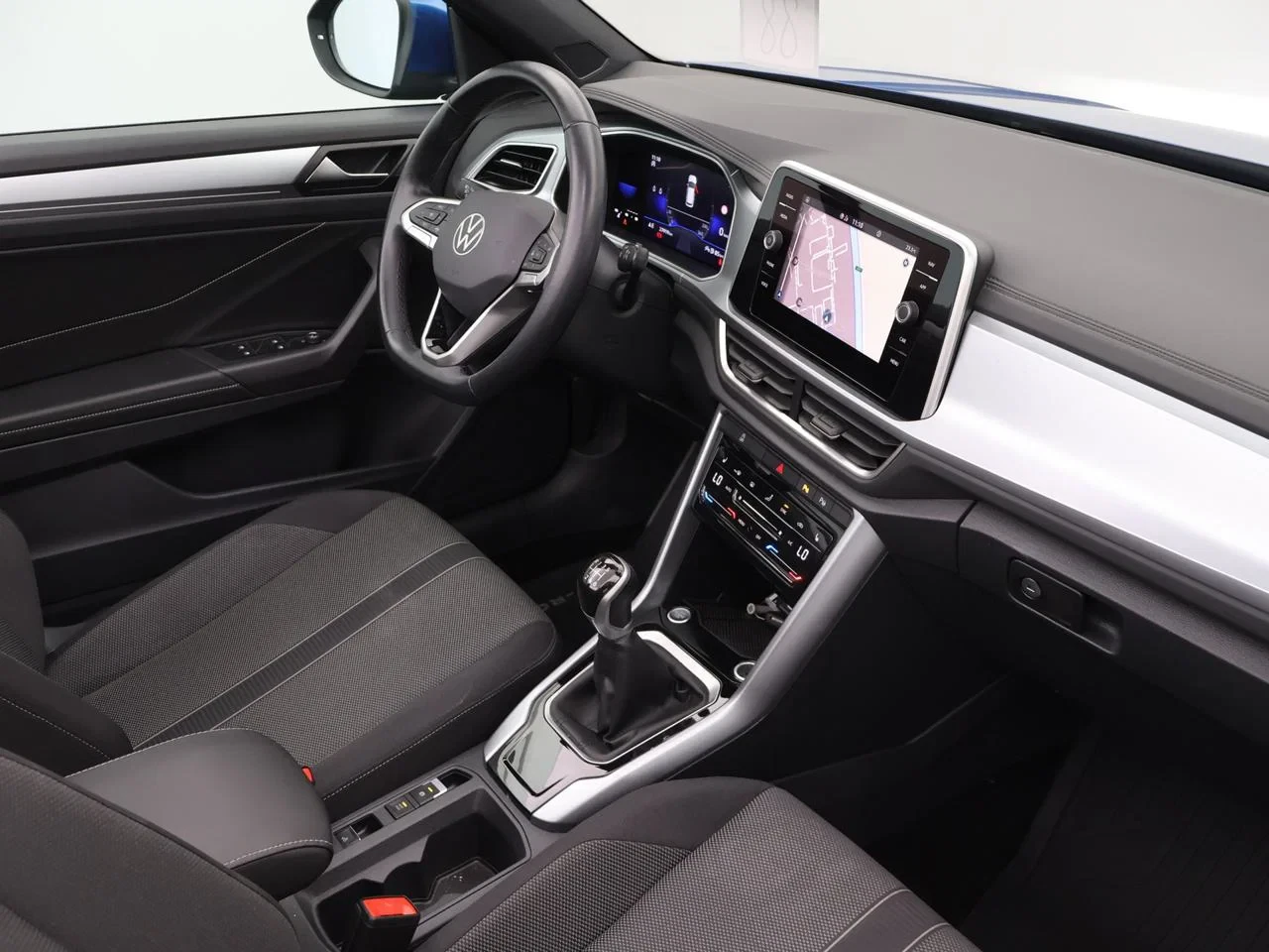 Volkswagen-T-Roc-image-7