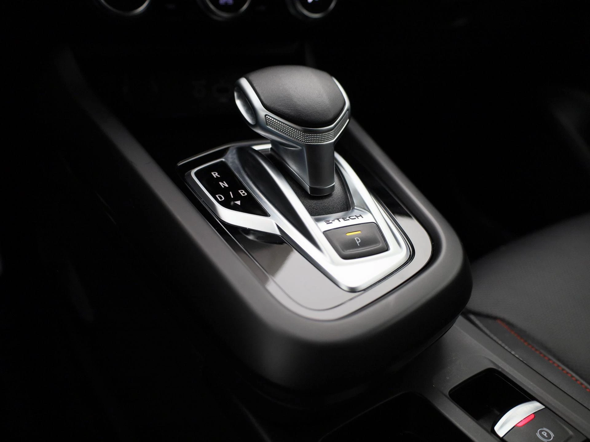 Renault-Arkana-image-25