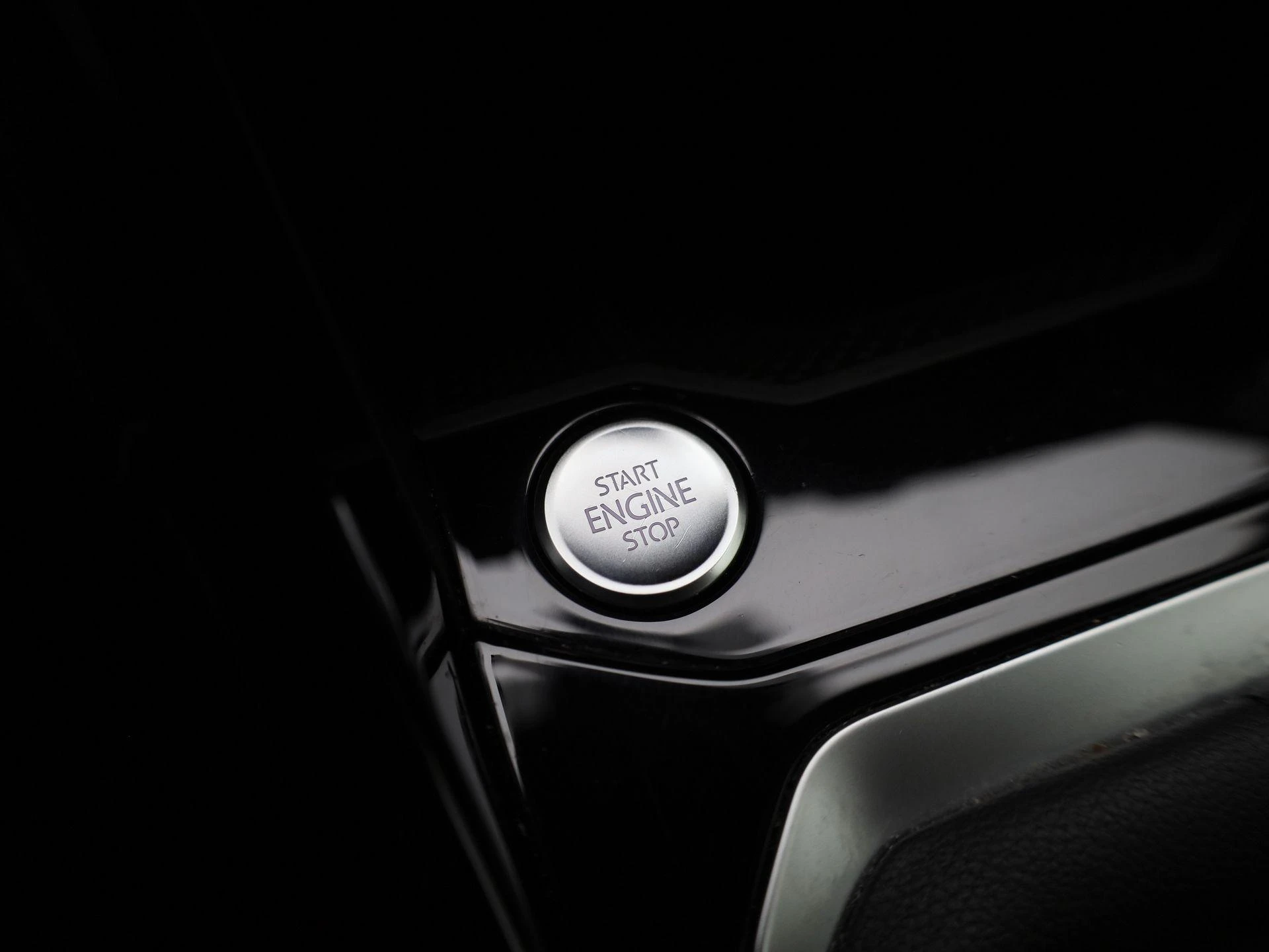 Volkswagen-T-Roc-image-23
