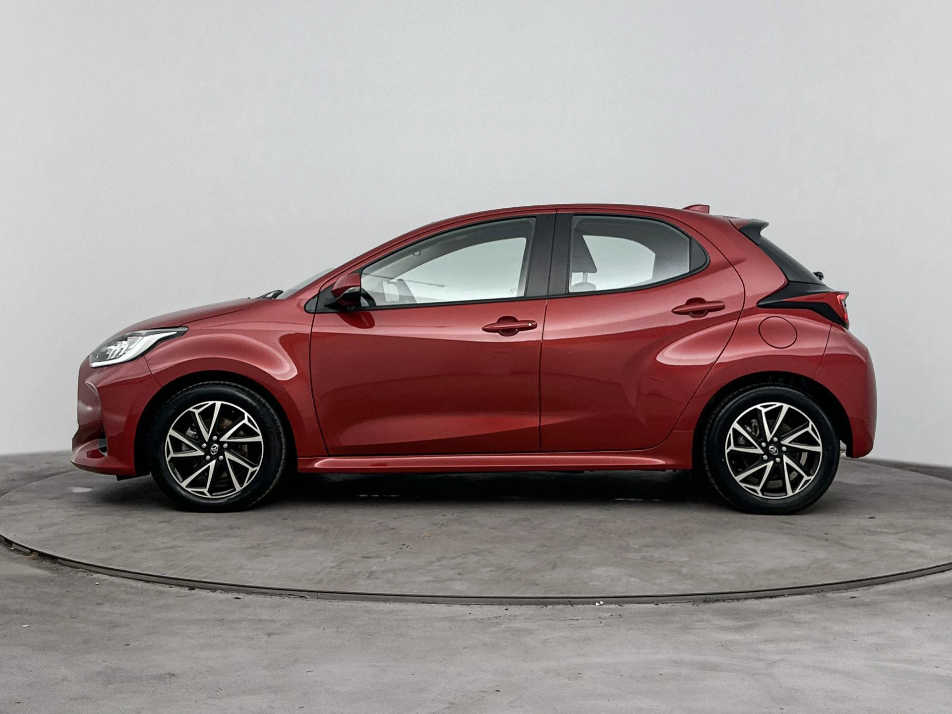 Toyota-Yaris-image-1