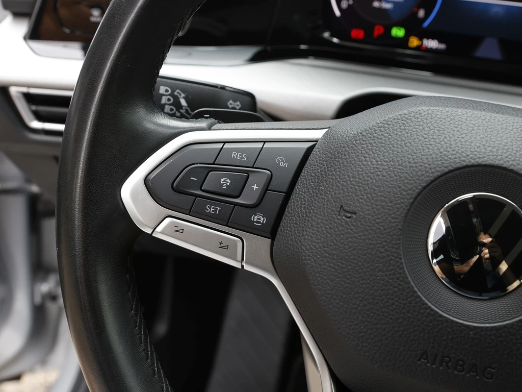Volkswagen-Golf-image-15
