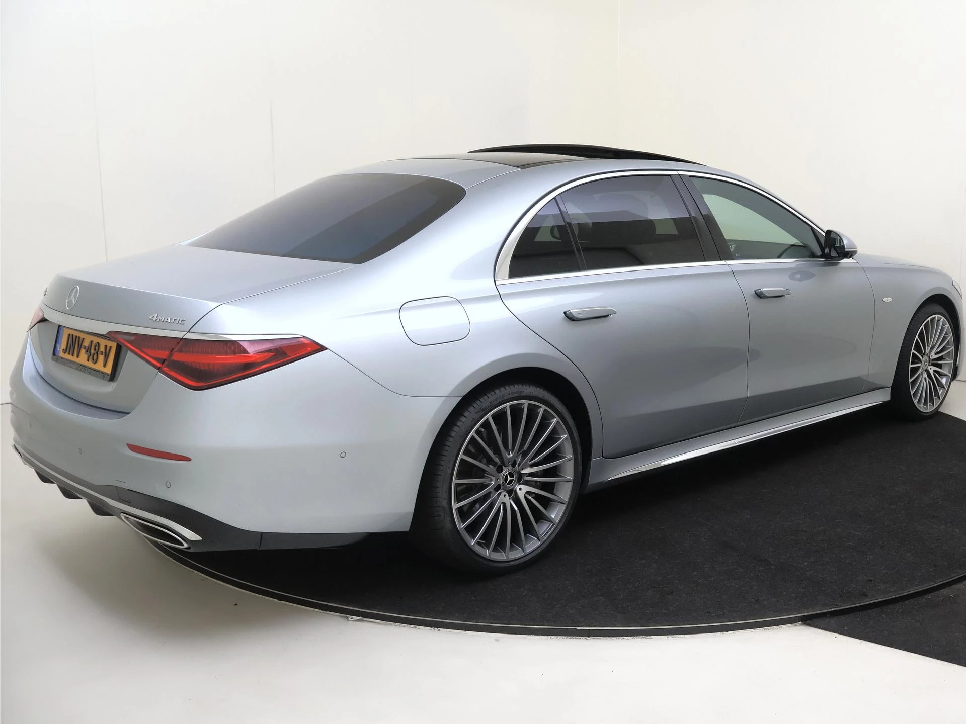 Mercedes-Benz-S-Klasse-image-3