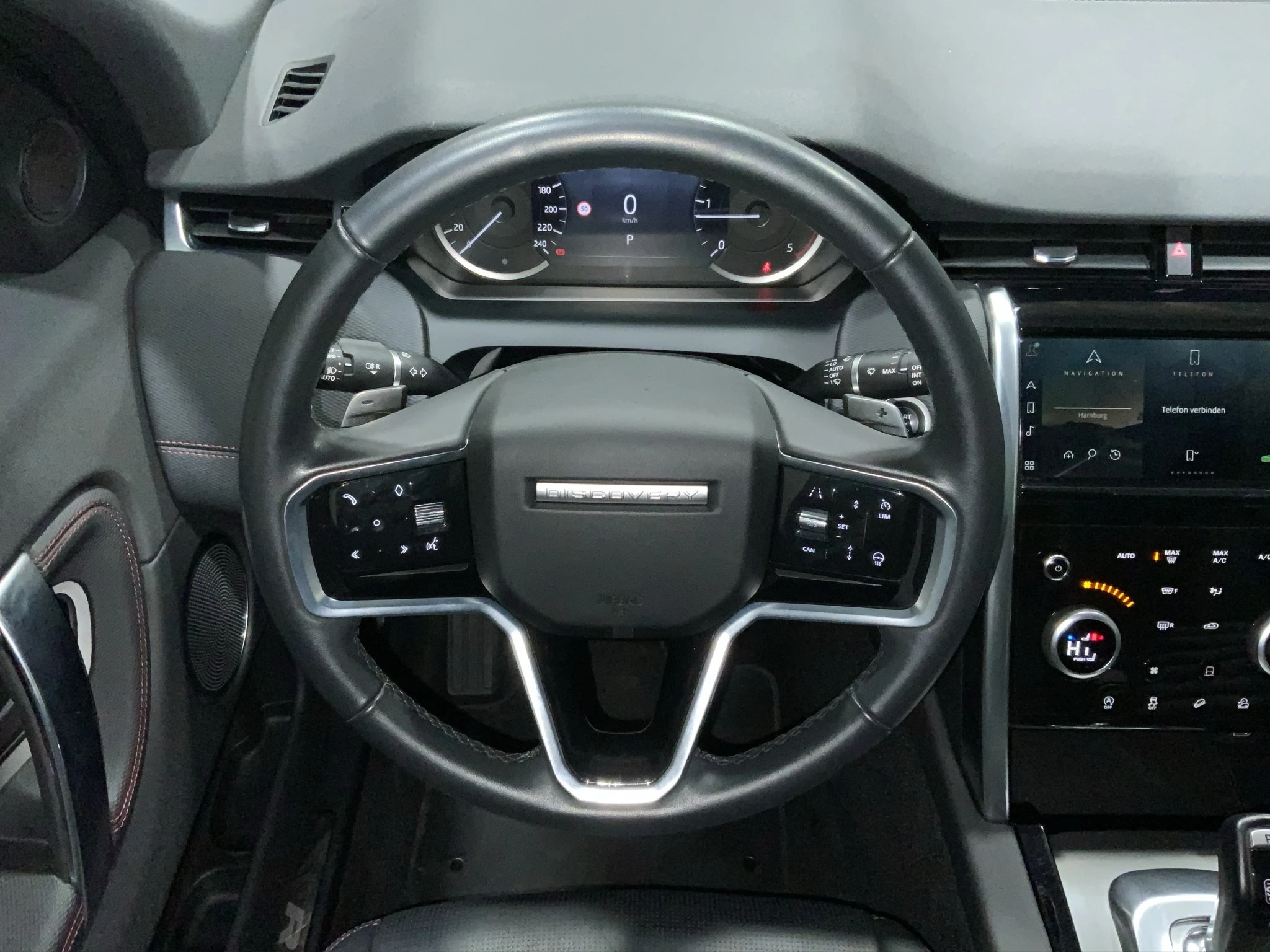 Land Rover-Discovery Sport-image-9