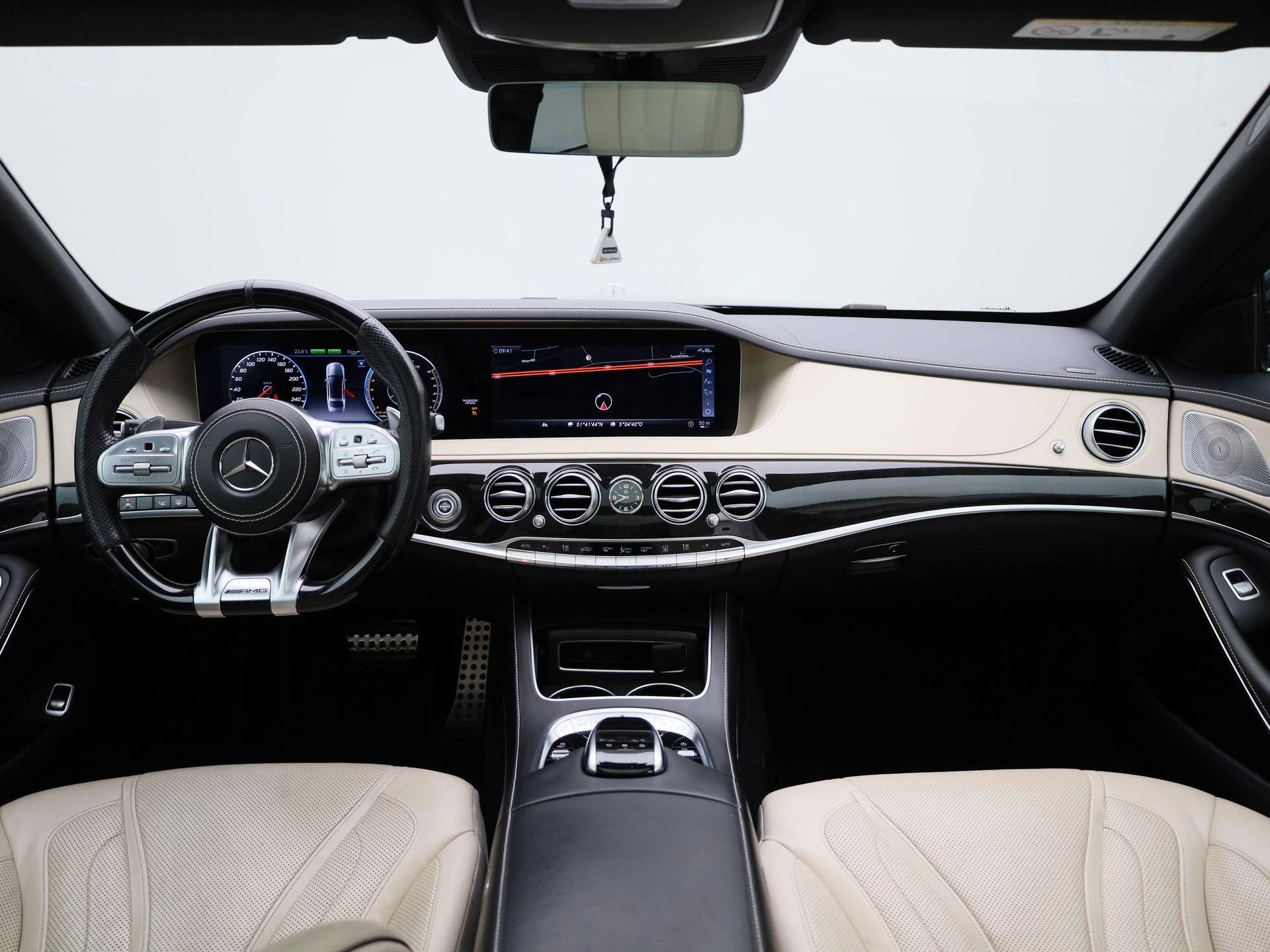 Mercedes-Benz-S-Klasse-image-55