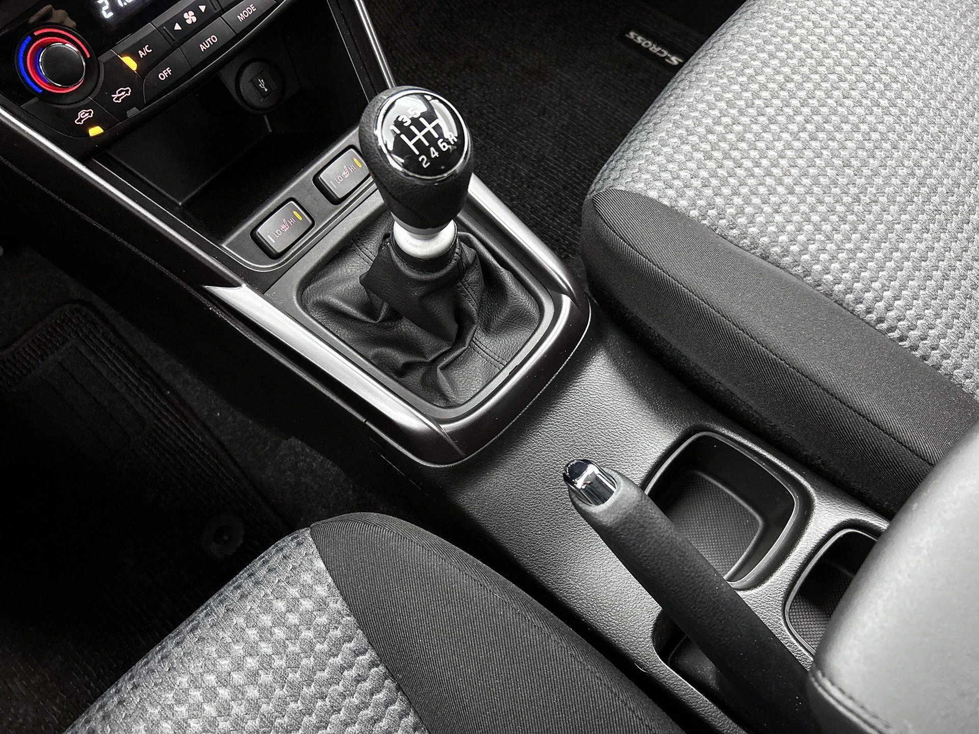 Suzuki-S-Cross-image-25