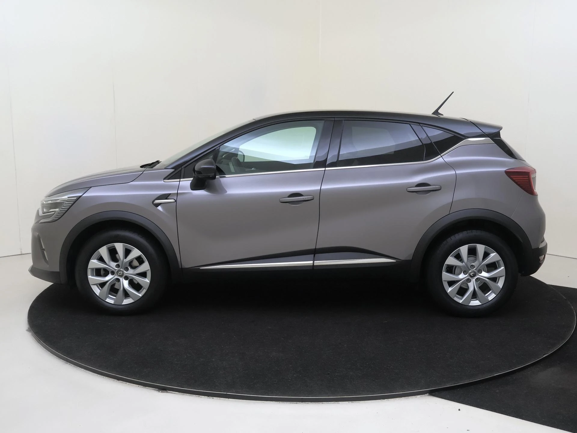Renault-Captur-image-7