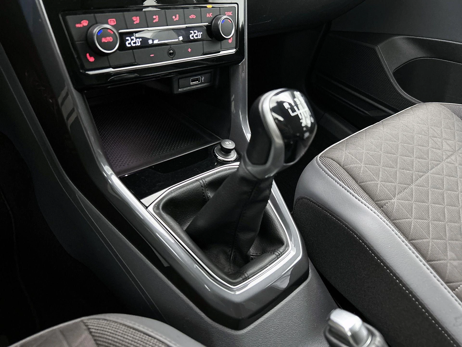 Volkswagen-T-Cross-image-20